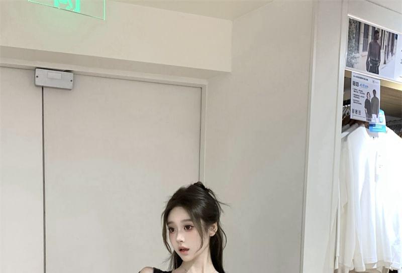 Long-Sleeve V-Neck Melange Knit Top / Lace Tank Top / Plaid Pleated Mini A-Line Skirt Product Image