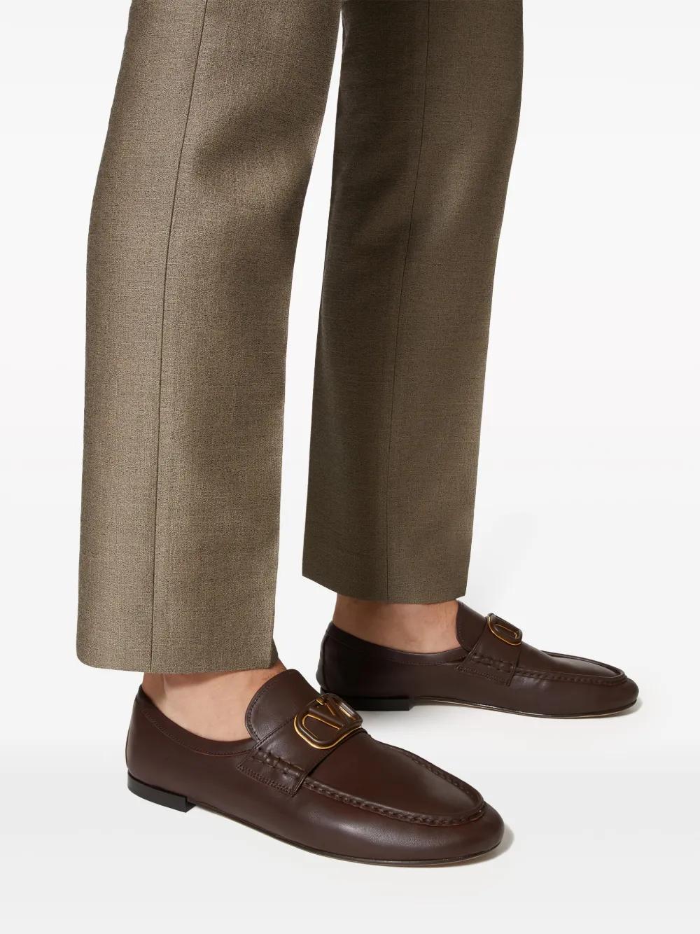 VLogo Signature leather loafers Product Image