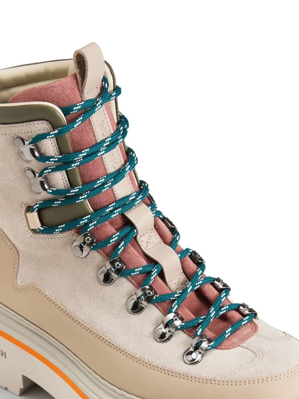 Trekker boots Product Image