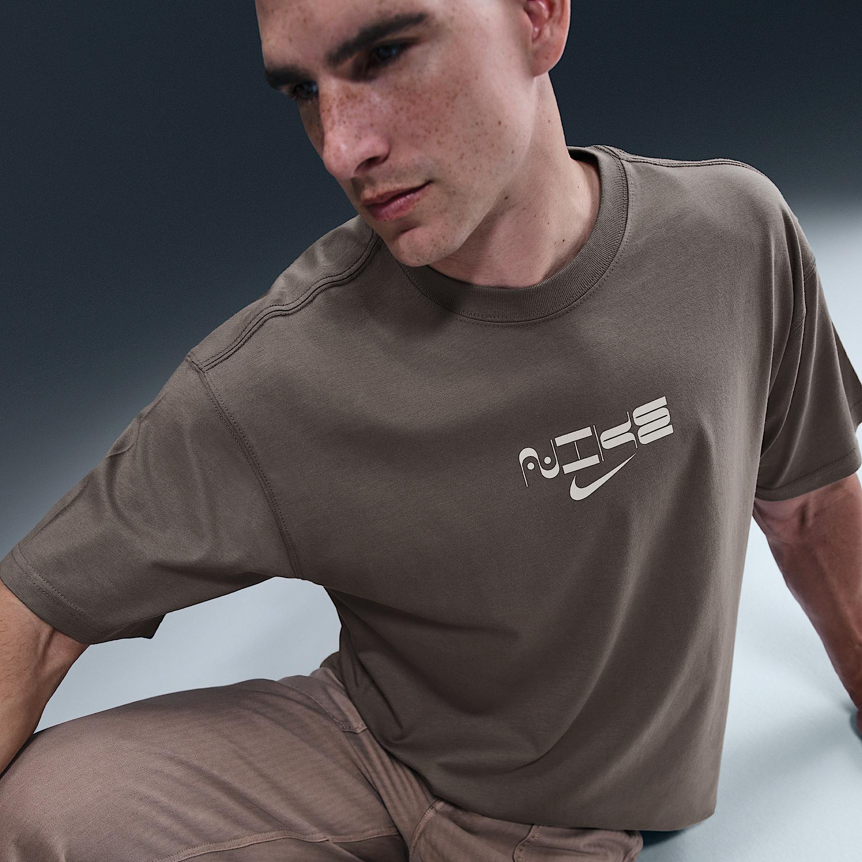 Nike Sportswear Men's Max90 T-Shirt Product Image