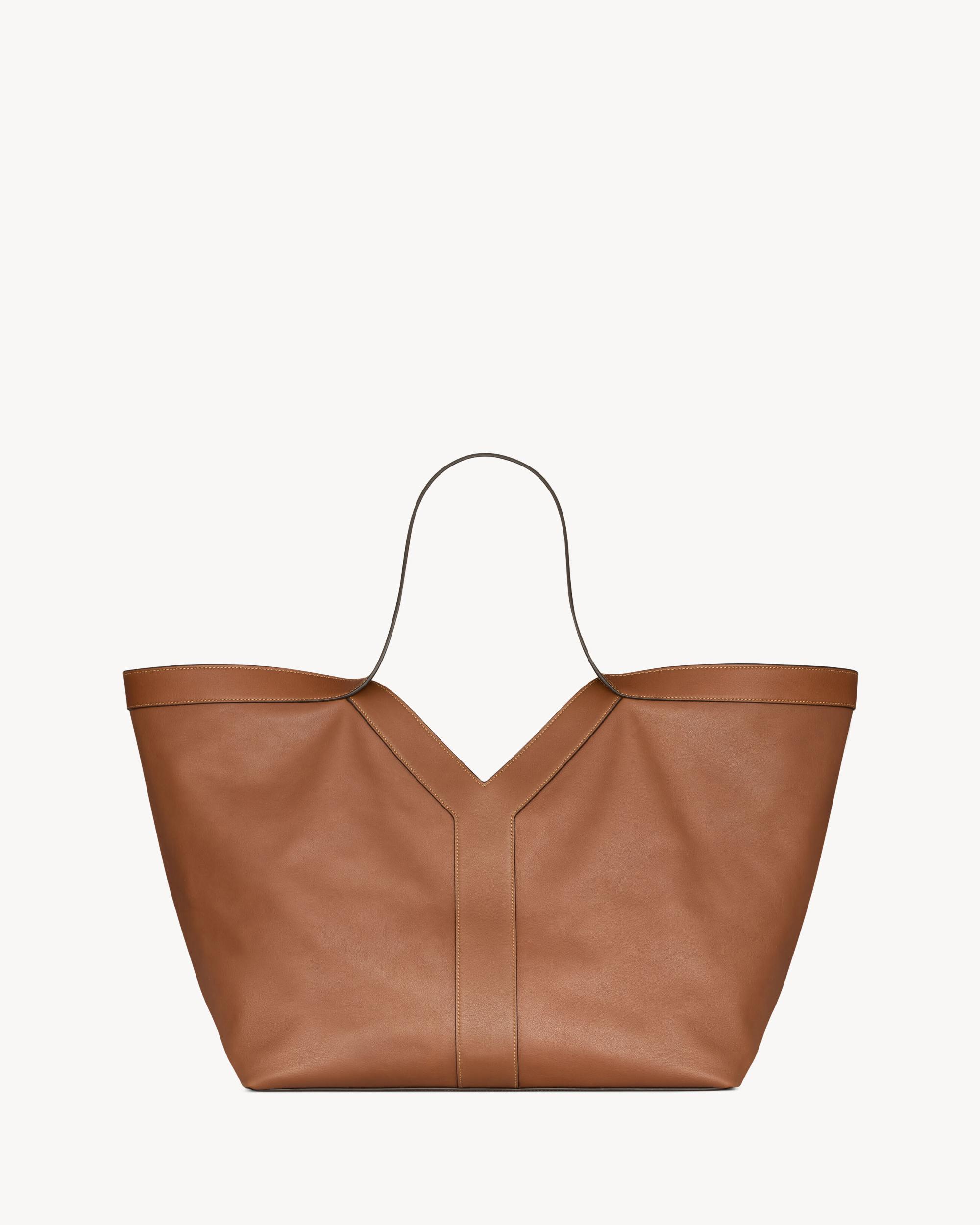 Y TOTE IN LEATHER Product Image
