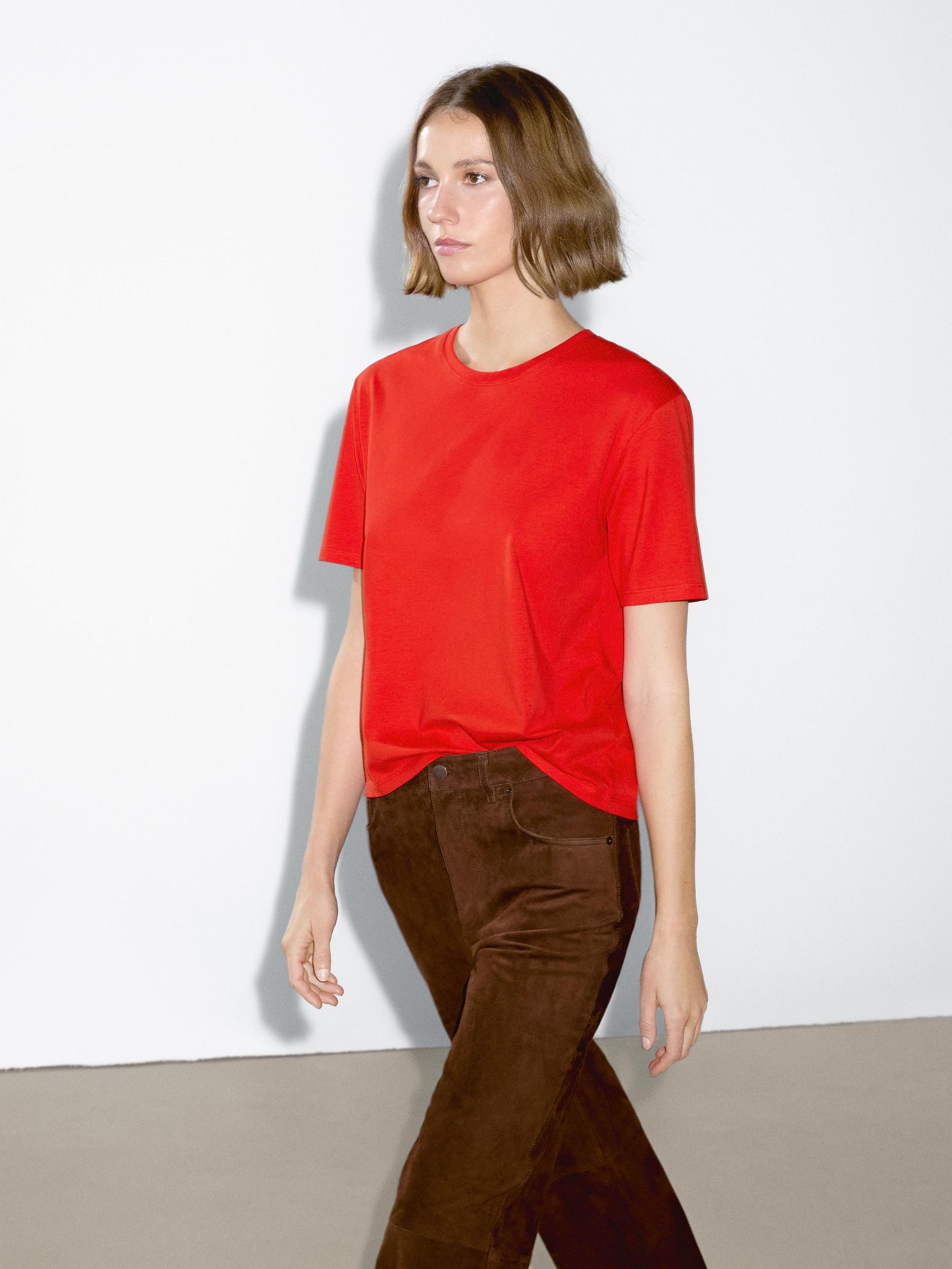 100% cotton lightweight T-shirt Product Image