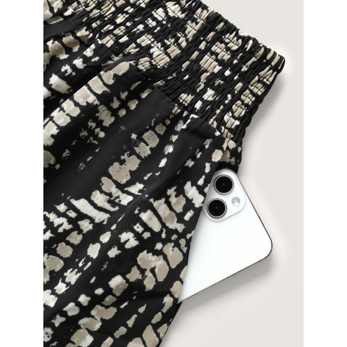 Plus Size Geometric Shirred Ruffle Layered Hem Skirt Women Black Leisure Shirred No stretch Slanted pocket Casual Skirts BloomChic 14-16/1X Product Image