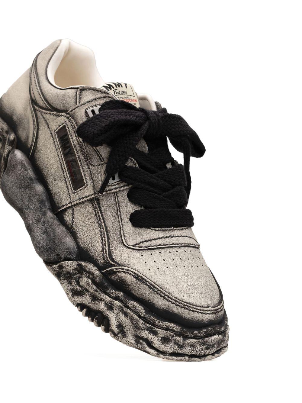 leather sneakers  Product Image