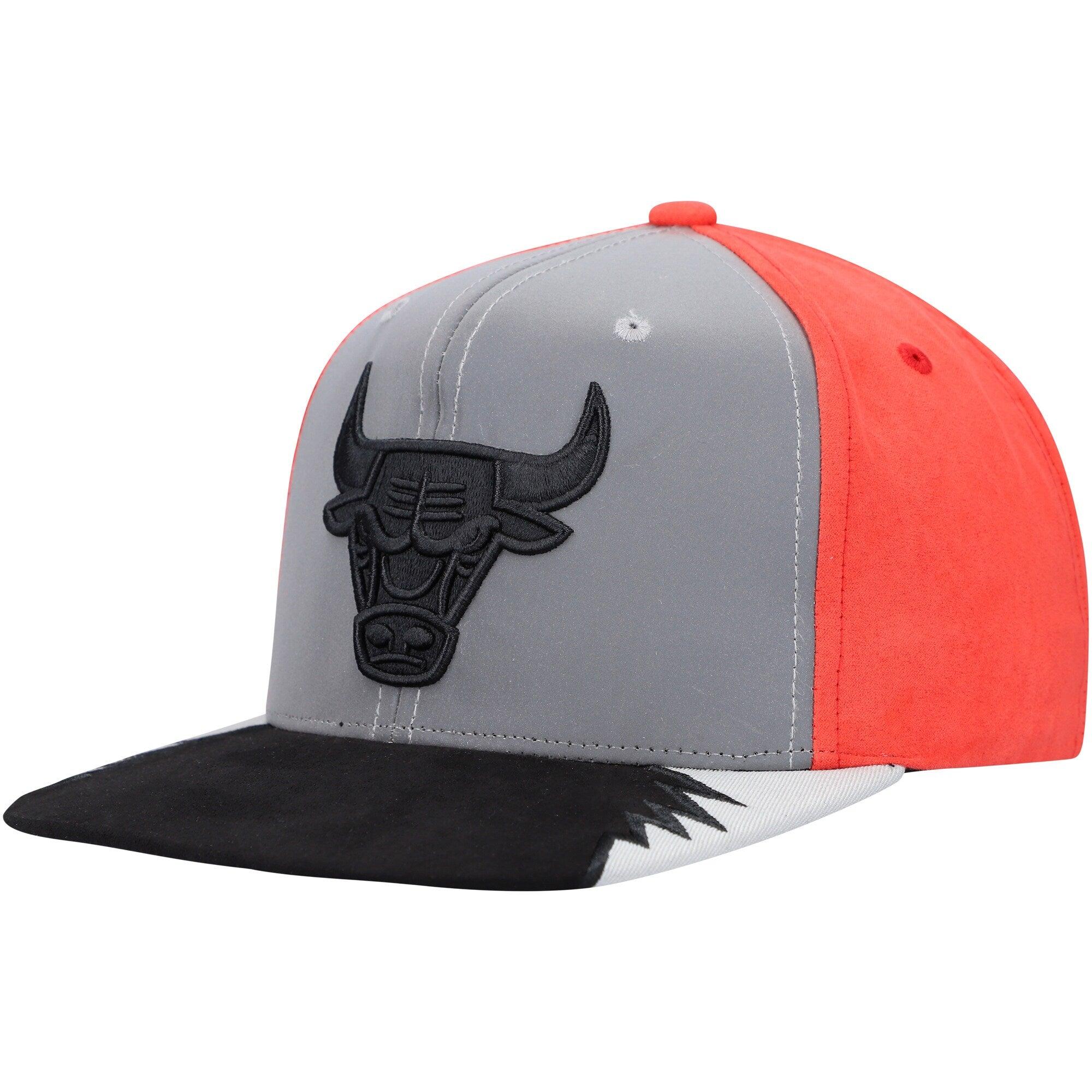 Men's Mitchell & Ness Gray/Red Chicago Bulls Day 5 Snapback Hat, Grey Product Image