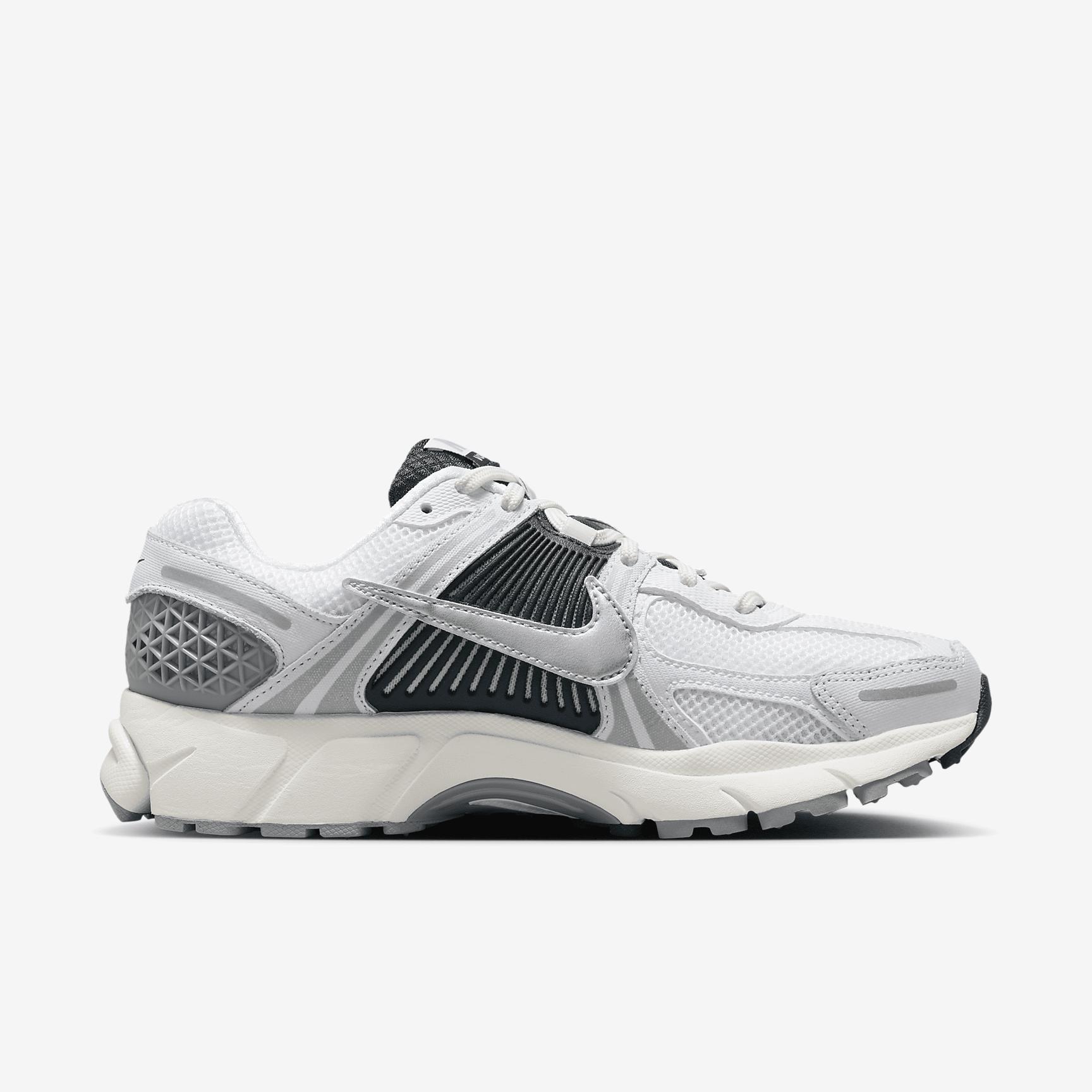 Nike Zoom Vomero 5 Women's Shoes Product Image