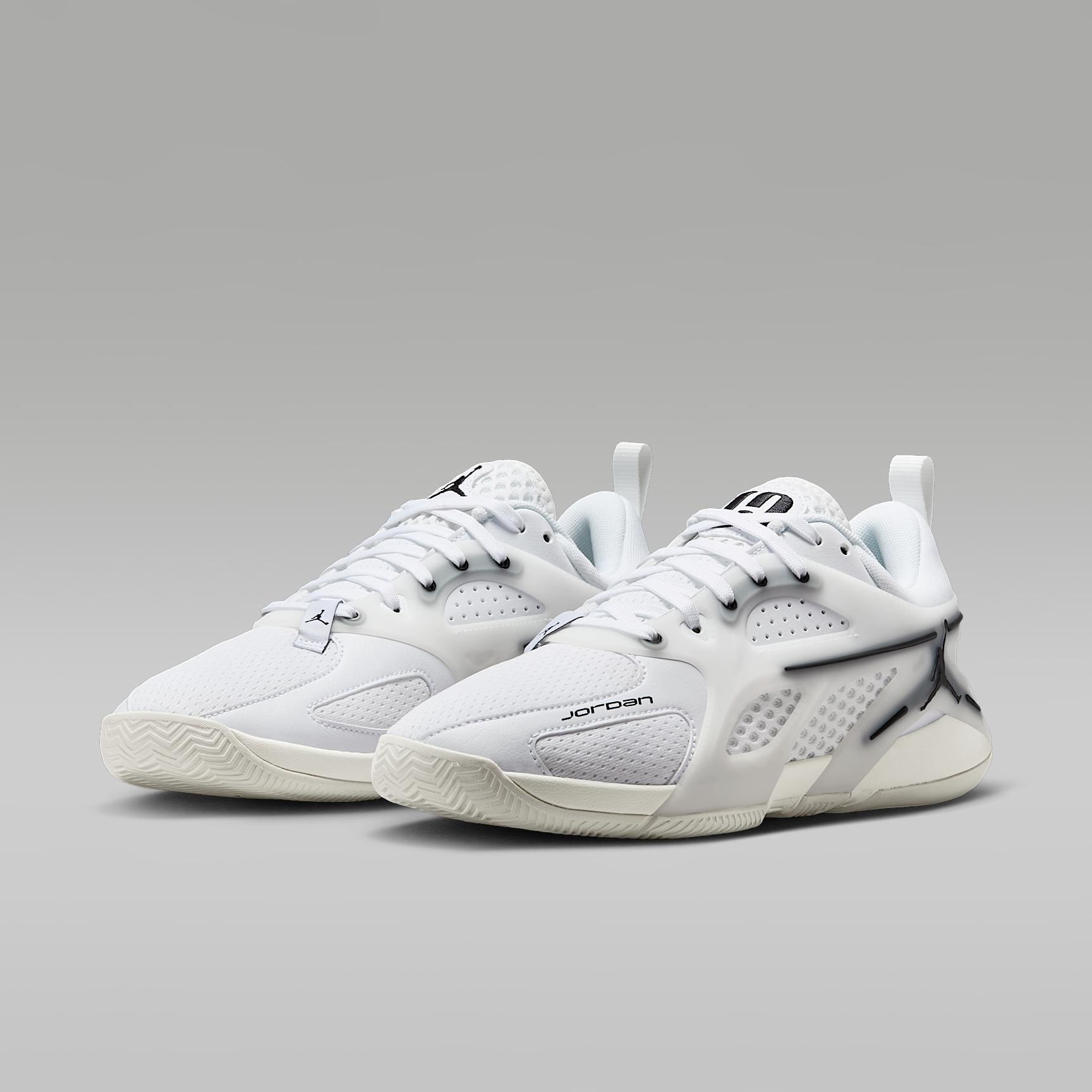 Womens Jordan Heir Series Triple White Basketball Shoes | FZ2471-110 Product Image