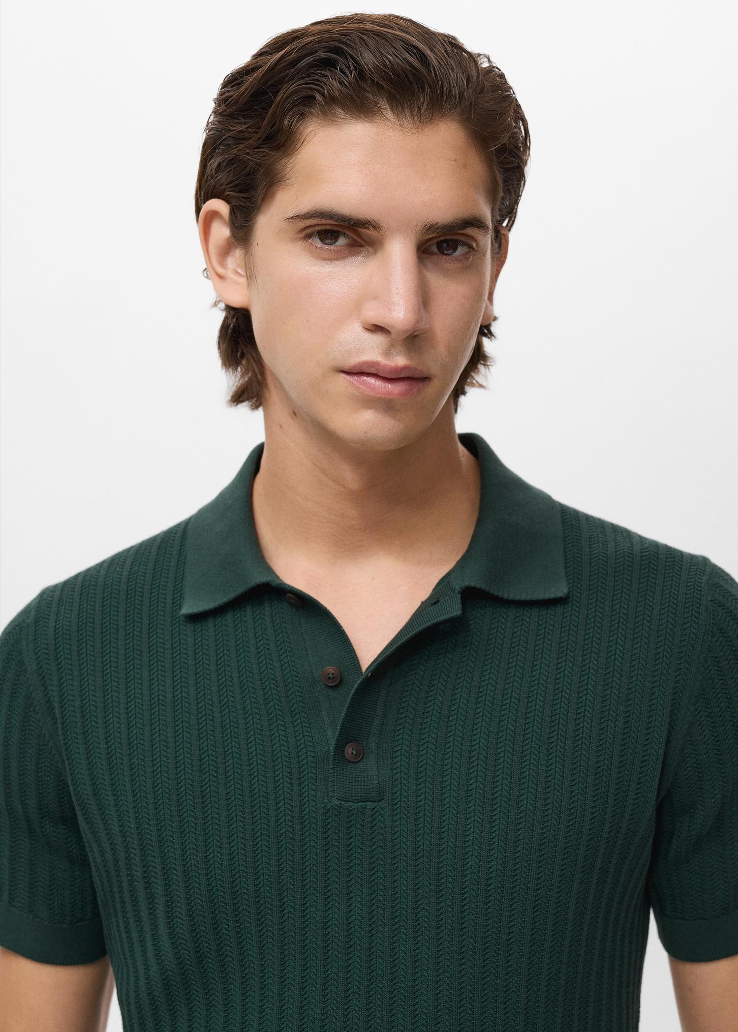 Fine-knit herringbone polo shirt - Men | MANGO USA Product Image