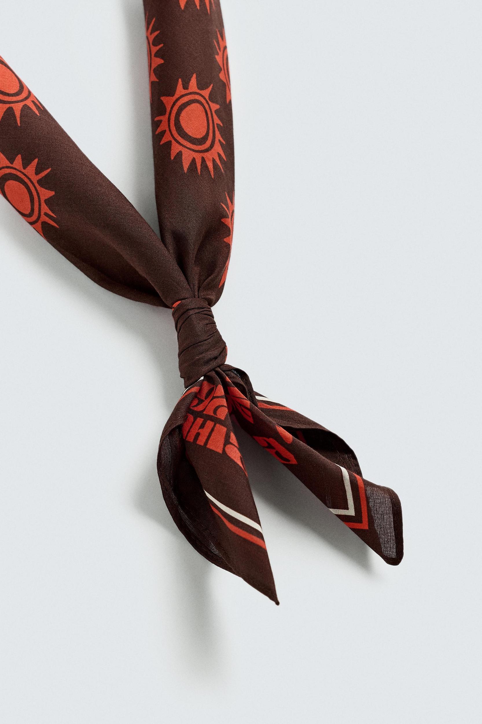 GRAPHIC PRINT BANDANA Product Image