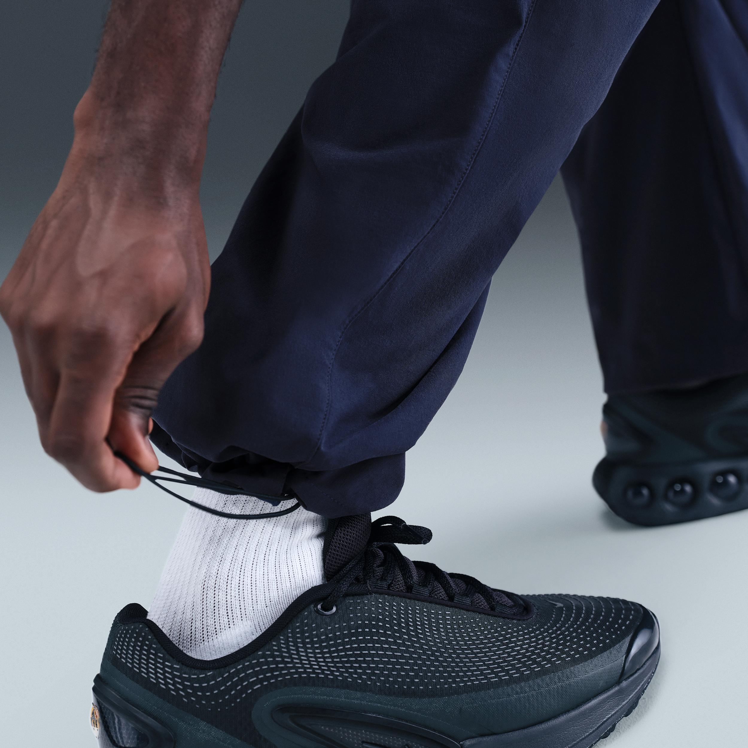 Nike Men's Tech Woven Oversized Pants Product Image