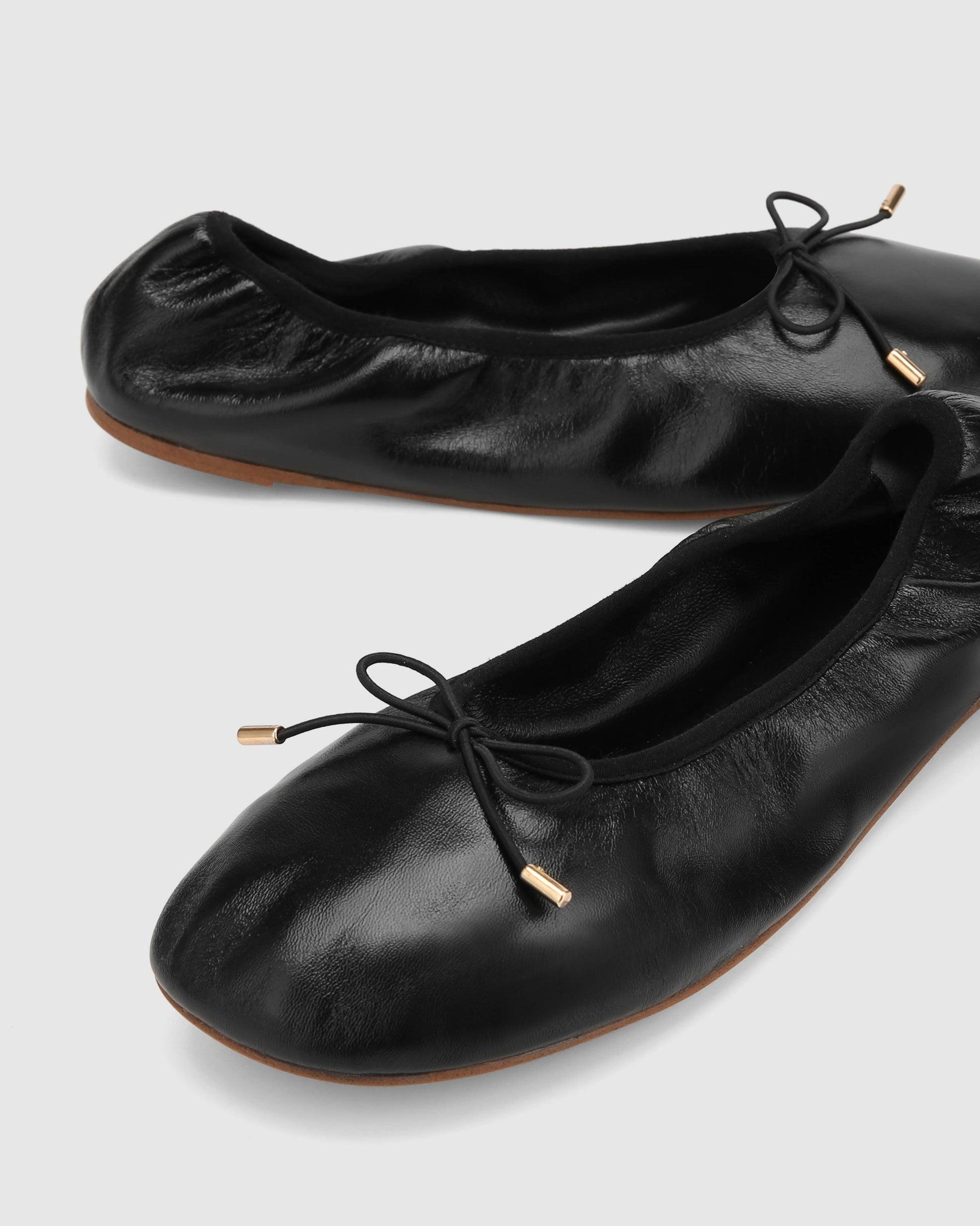 Scrunch Black Leather Product Image