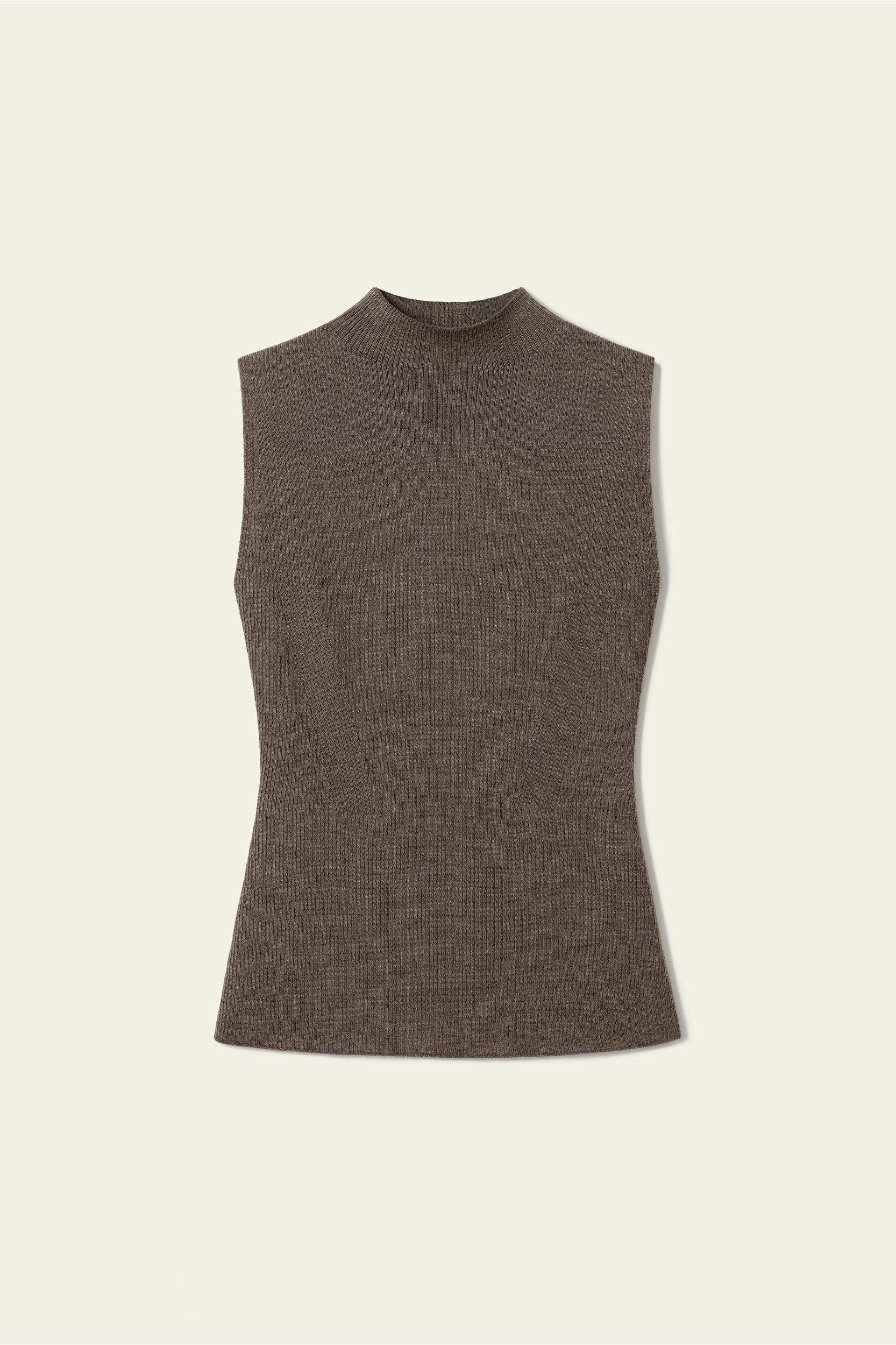 Seamless Knit Washable-Wool Vest Product Image