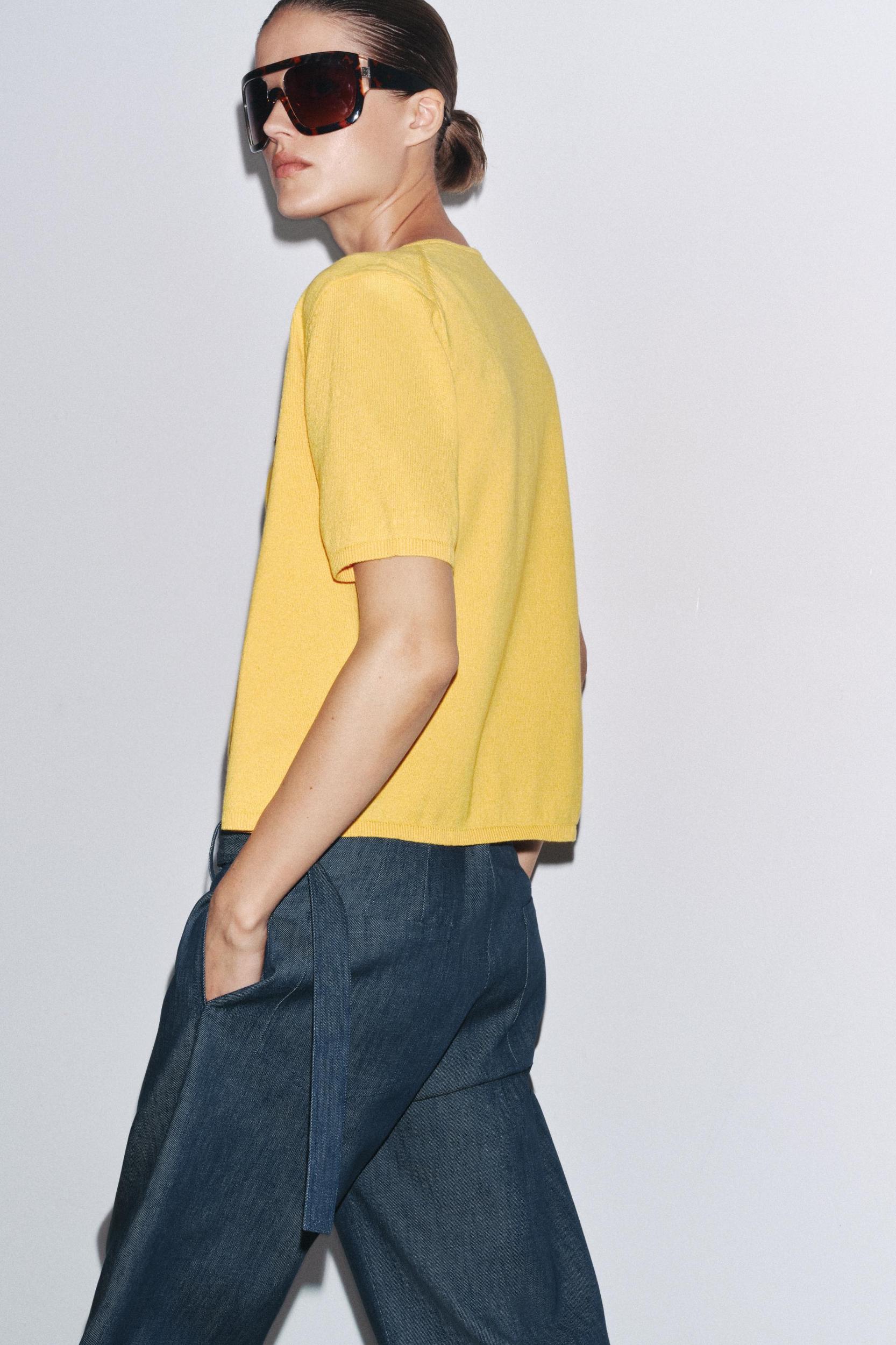 SMOOTH KNIT CARDIGAN Product Image