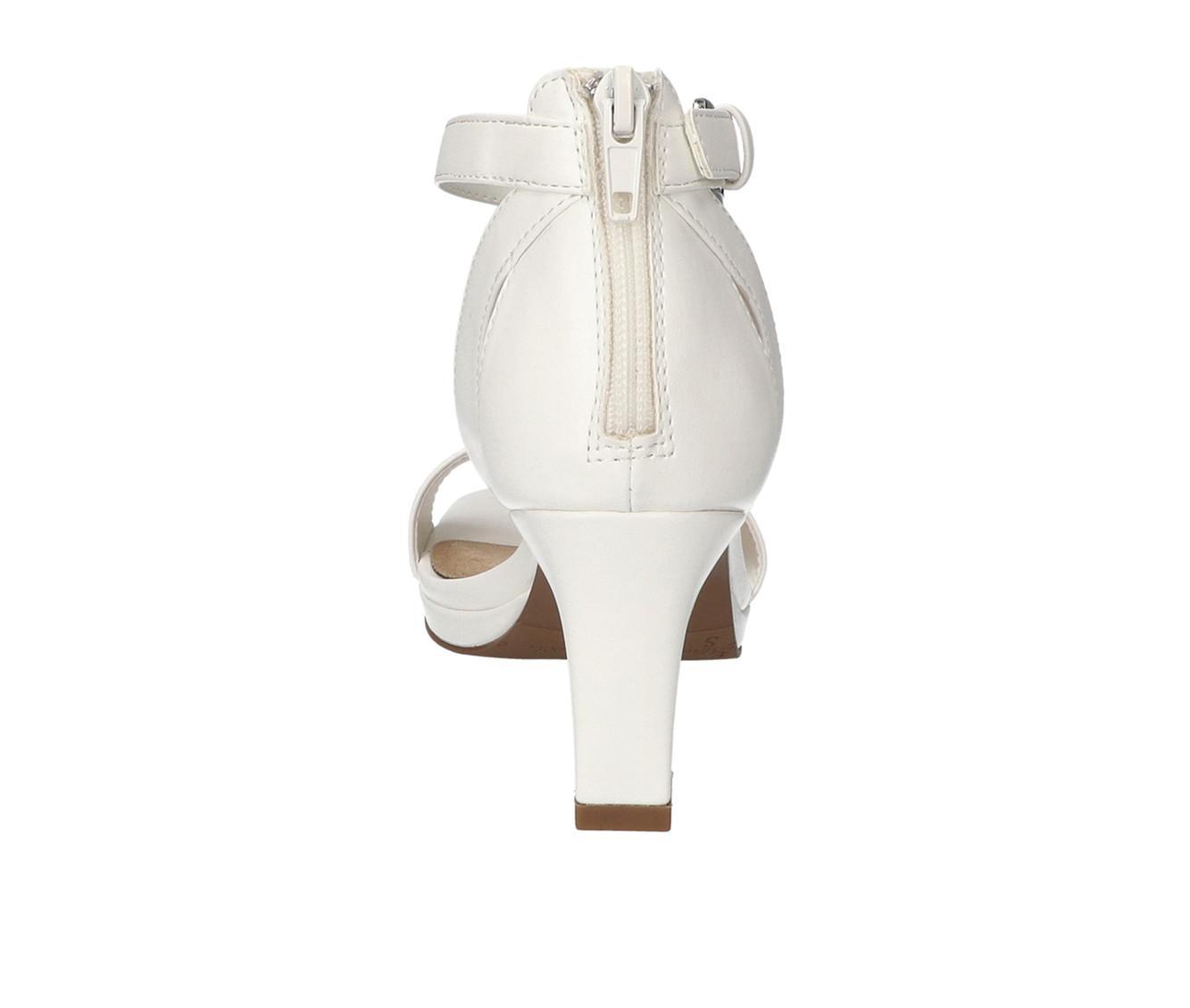 Women's Easy Street Ro Pumps Product Image