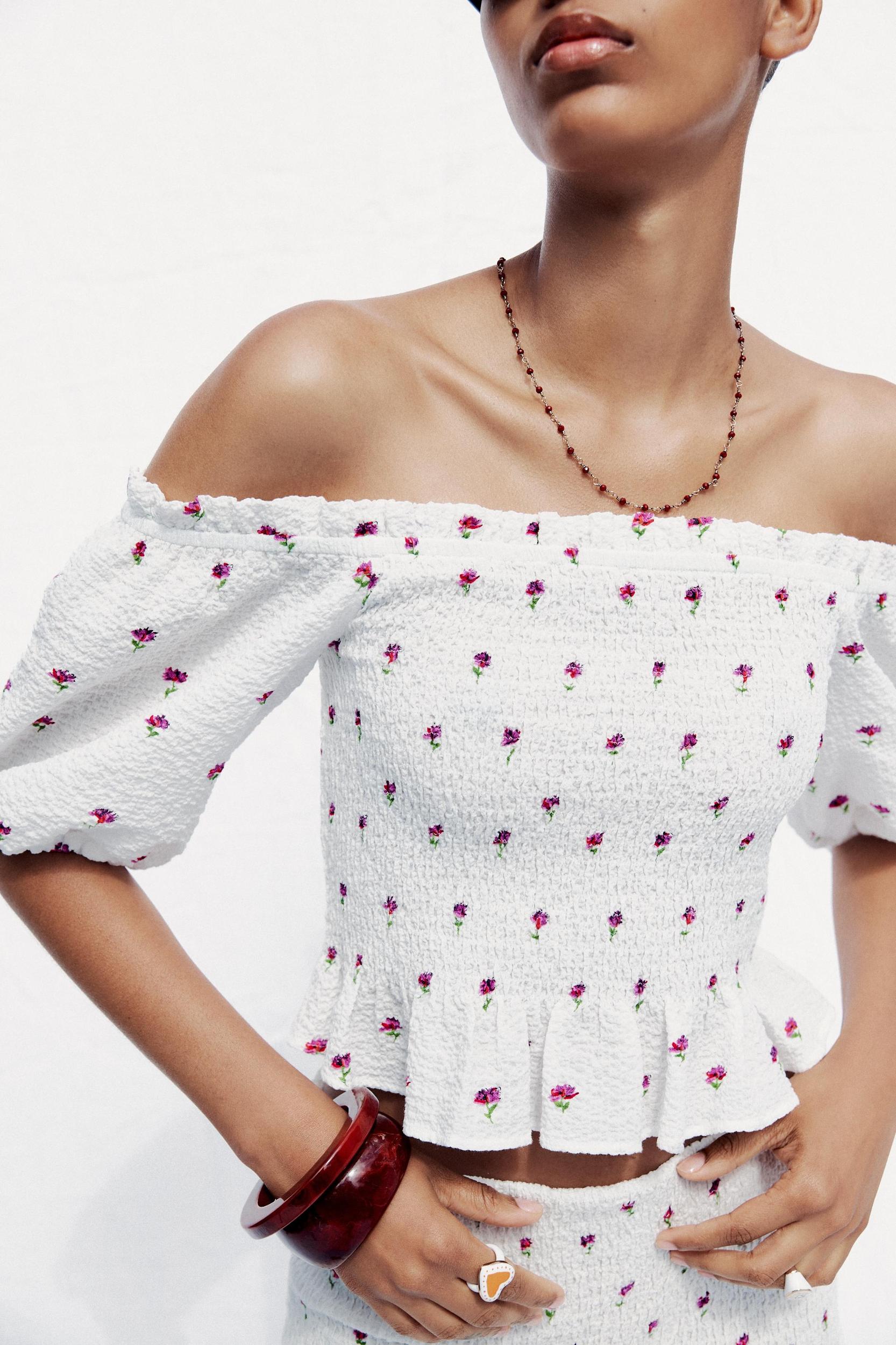 FLORAL PRINT TOP Product Image
