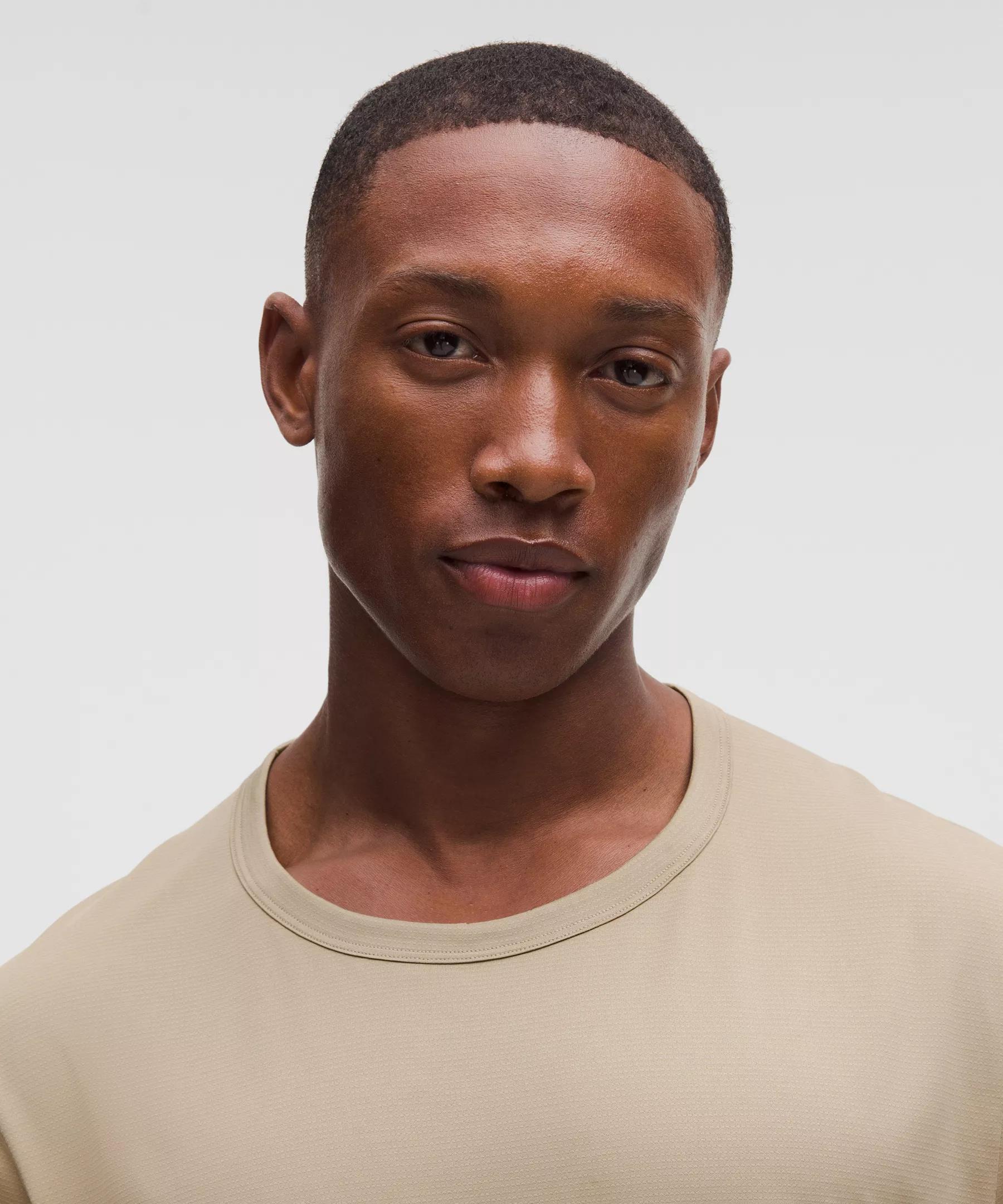 Mile Maker Run Crew Lightweight Short-Sleeve Shirt Product Image