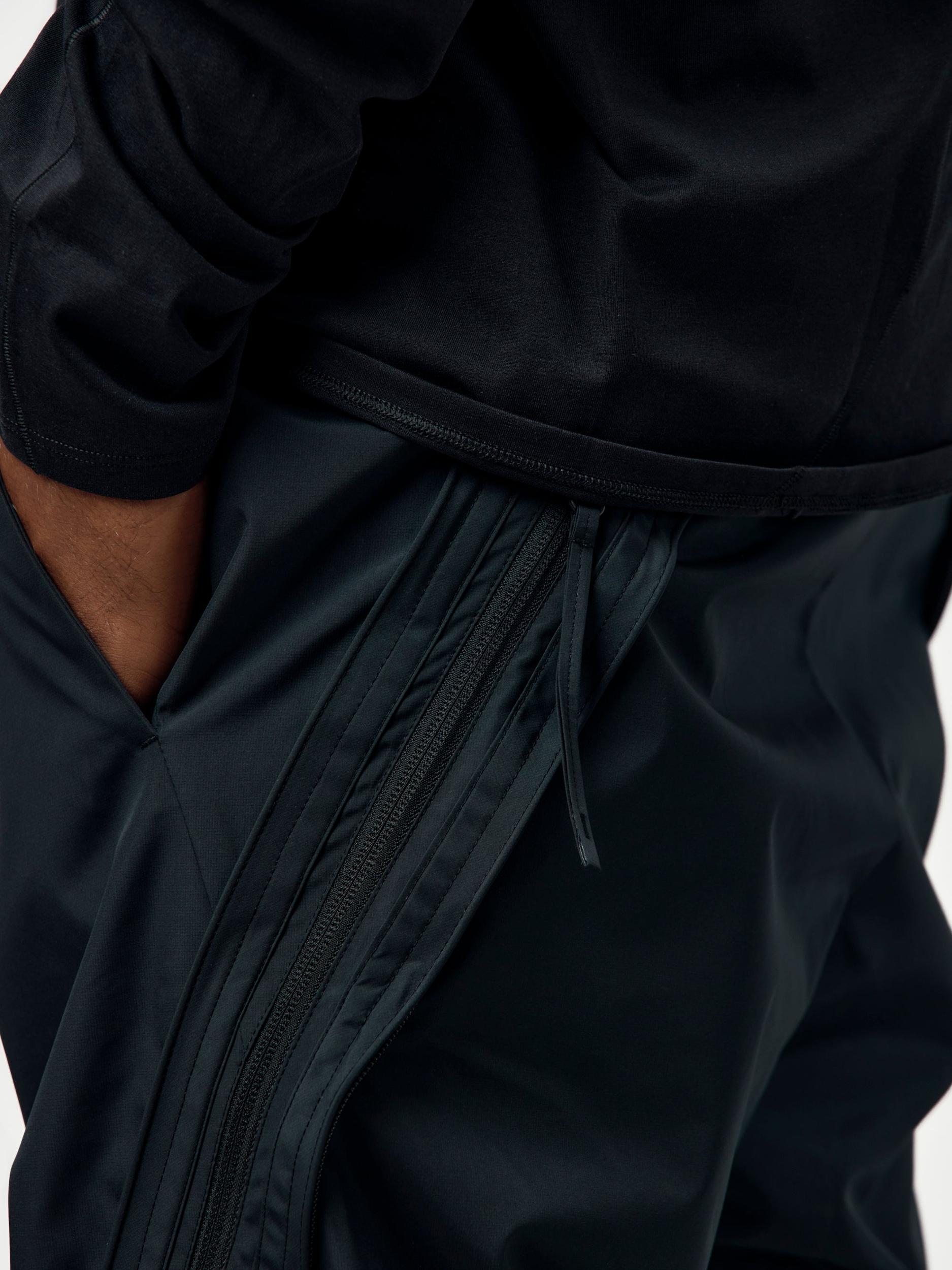 7.0 TECHNICAL PANTS CENTER (BLACK) Product Image