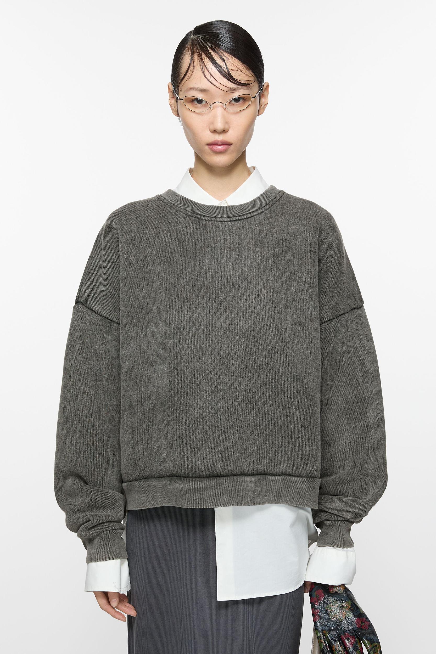 Sweater logo patch Product Image