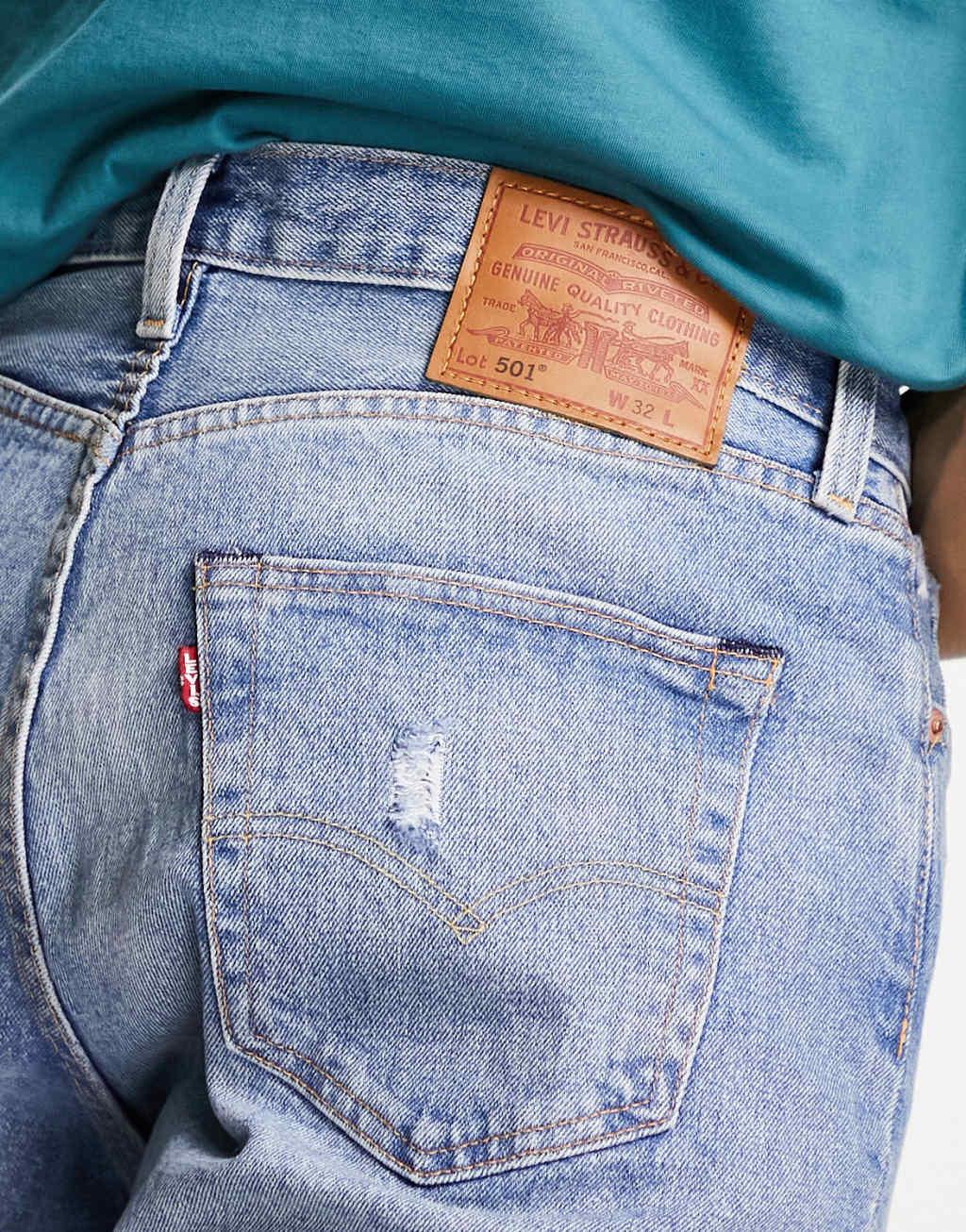 Levi's 501 Original denim shorts in light blue Product Image