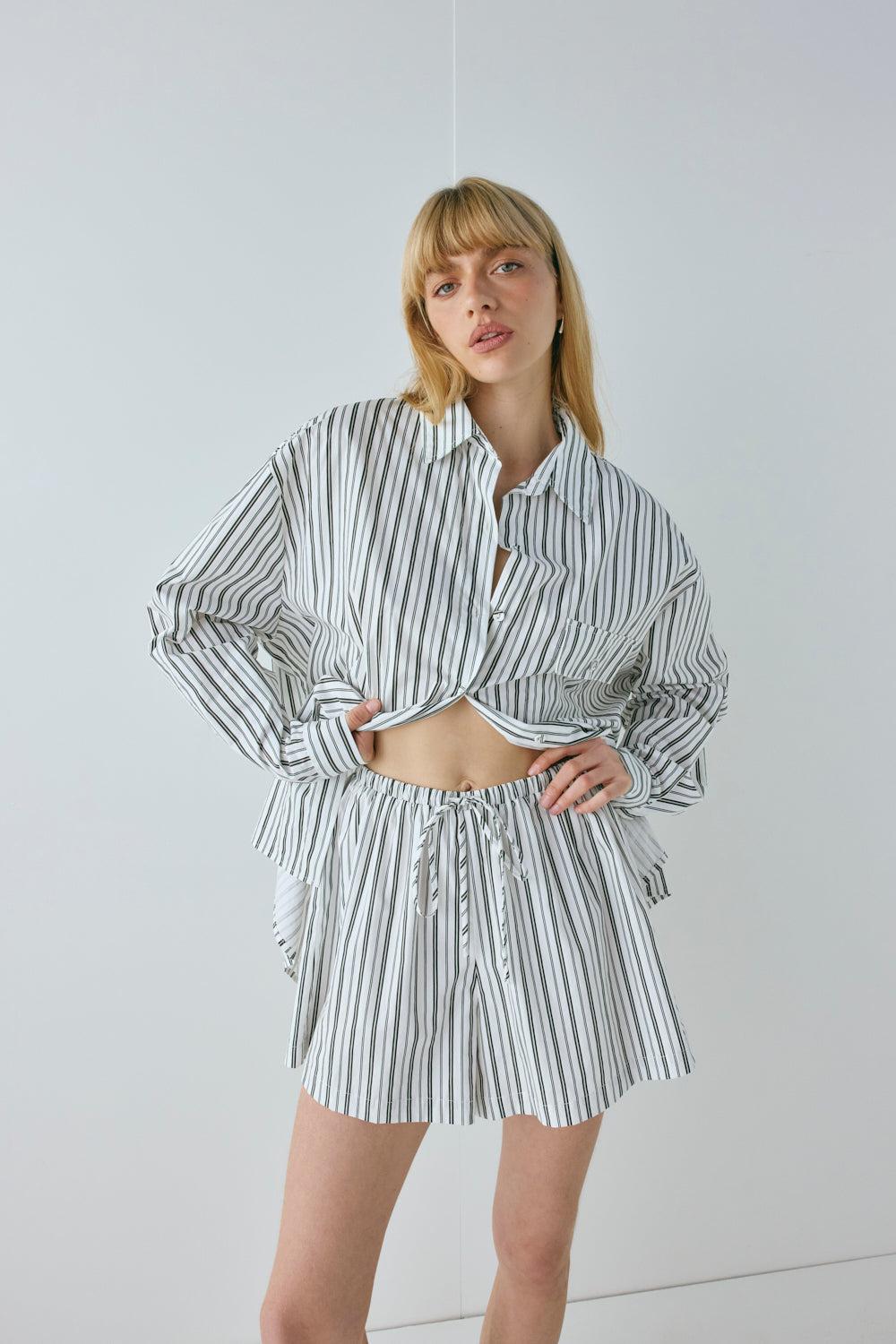 Annika Shorts Black Stripe Product Image