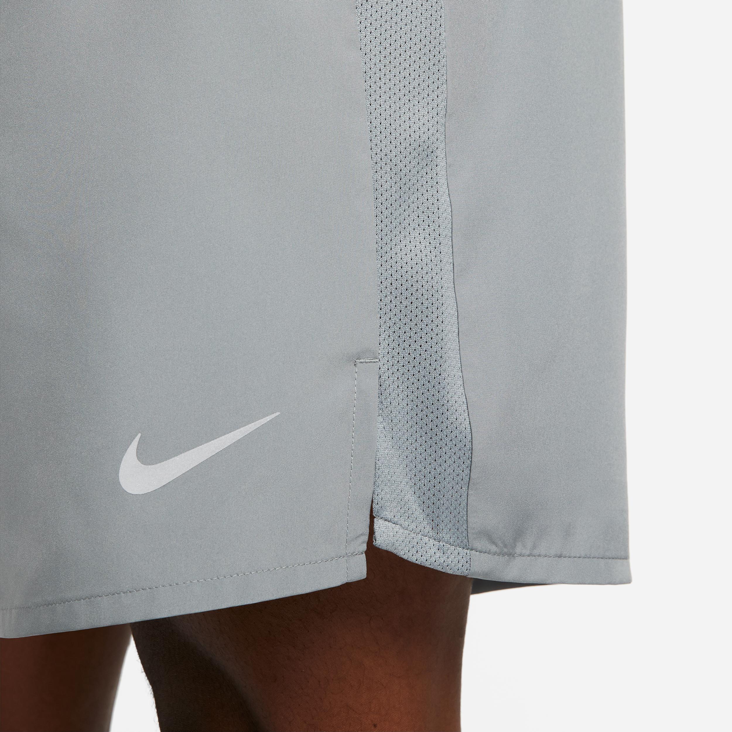 Nike Men's Challenger Dri-FIT 7" Brief-Lined Running Shorts Product Image