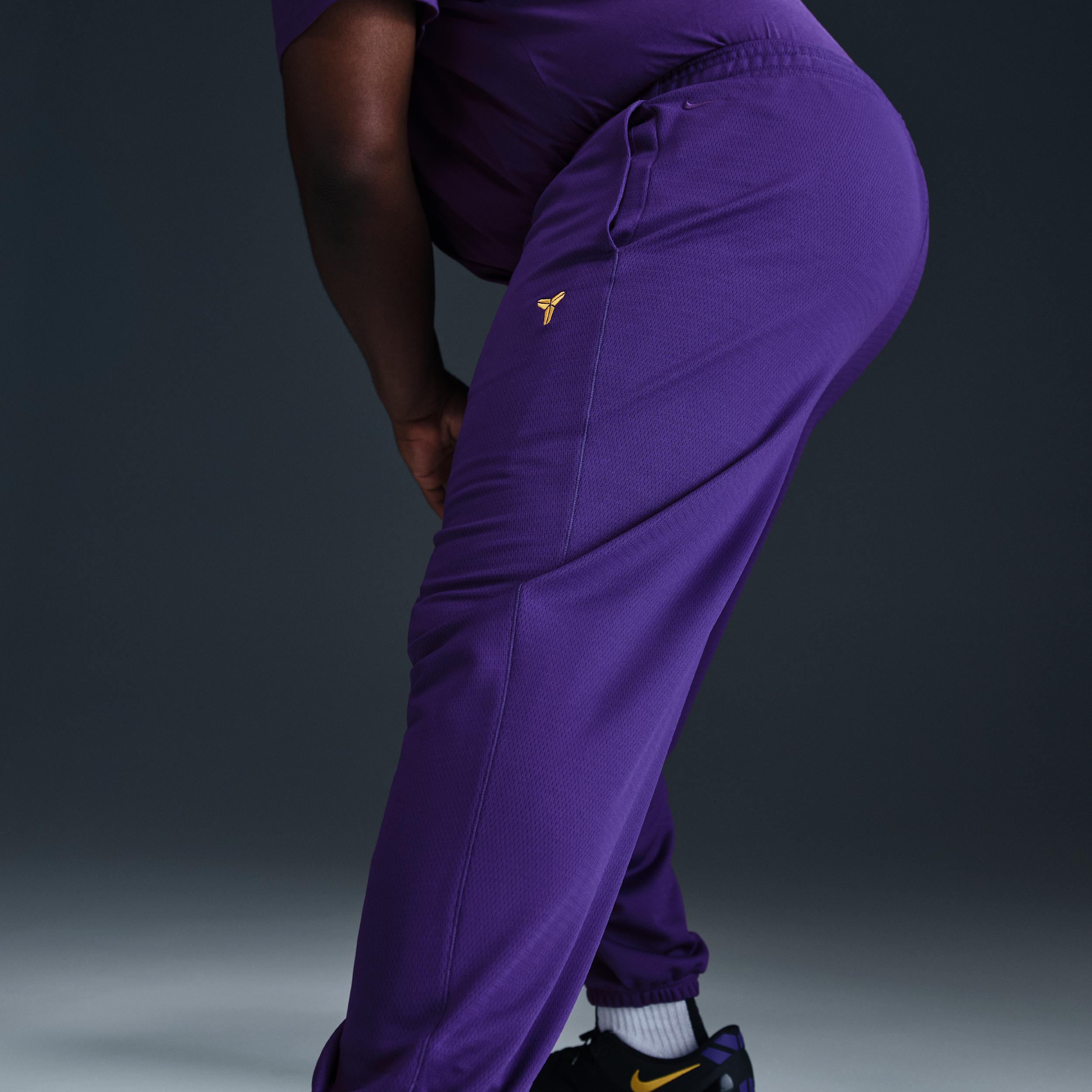 Nike Men's Kobe Therma-FIT Basketball Pants Product Image