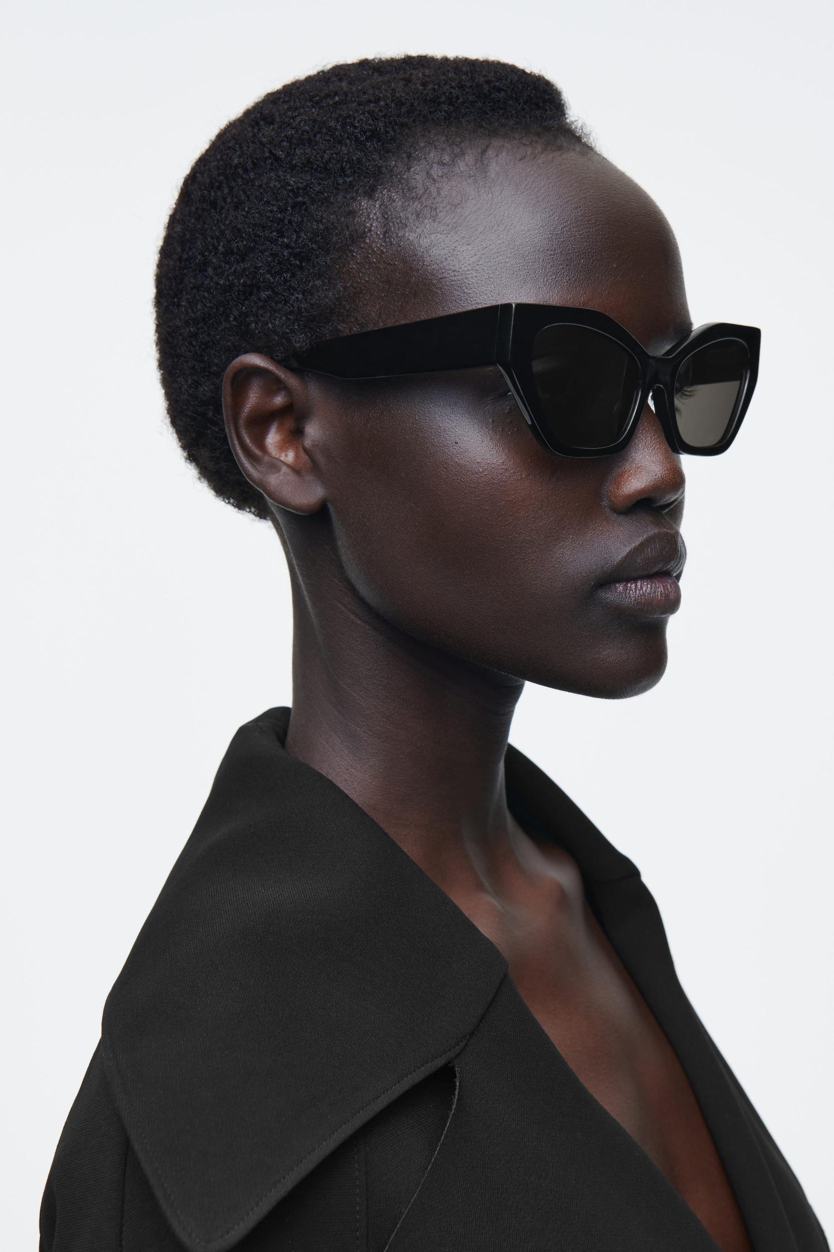 ANGULAR CAT-EYE SUNGLASSES Product Image