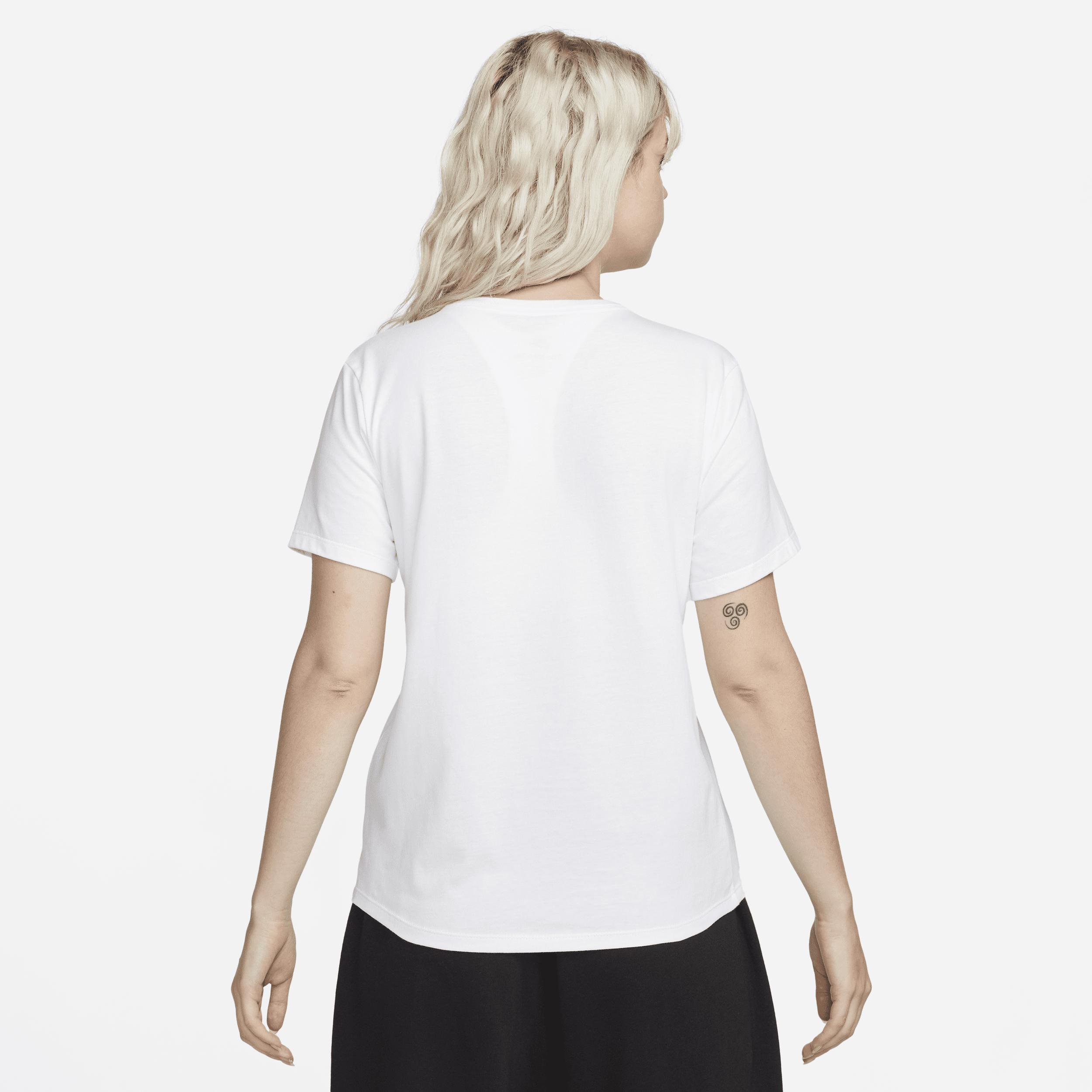 Women's Nike Sportswear Club Essentials Tee,  Product Image