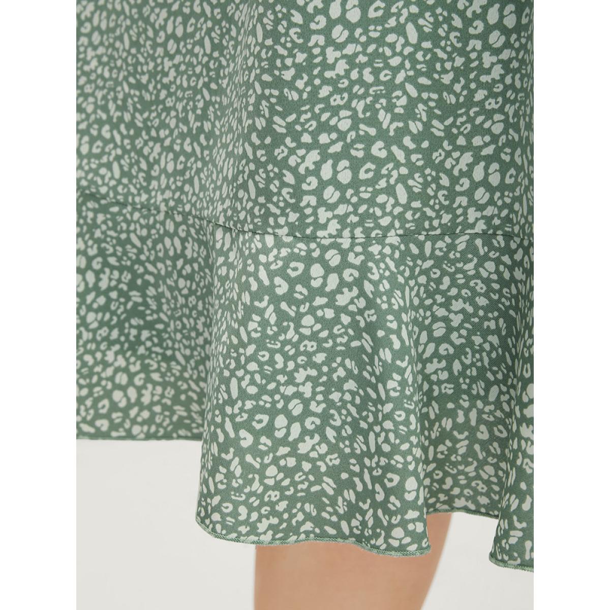 Plus Size Leopard Print Lantern Sleeve Shirred Pocket Flutter Knee Dress Green Women Elegant Elastic Waist Round Neck Long Sleeve Curvy Knee Dress BloomChic 26/4X Product Image