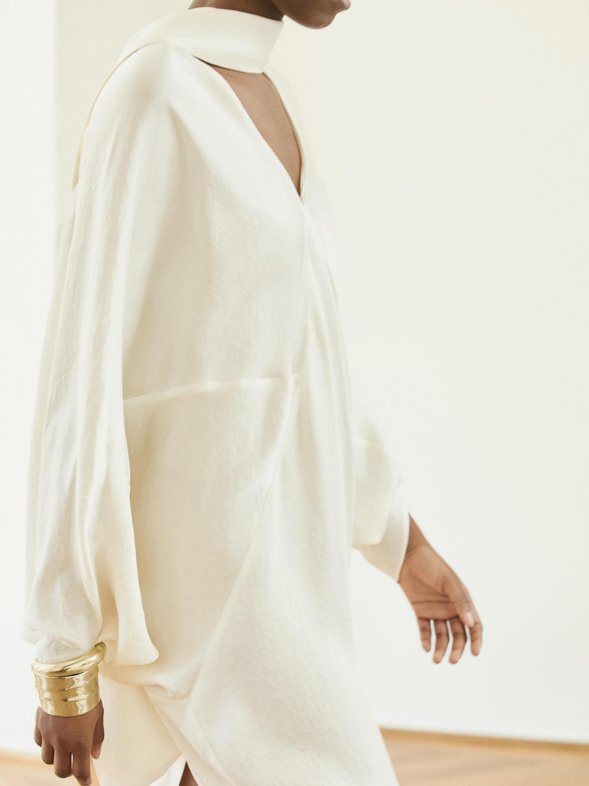 Flowing satin kimono dress - STUDIO Product Image