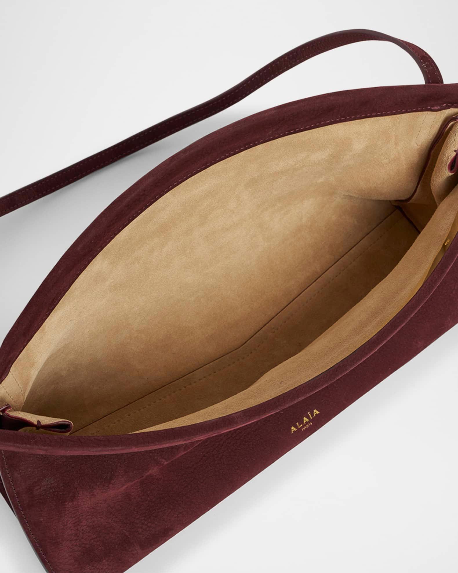 Le Click Medium Shoulder Bag in Leather Product Image