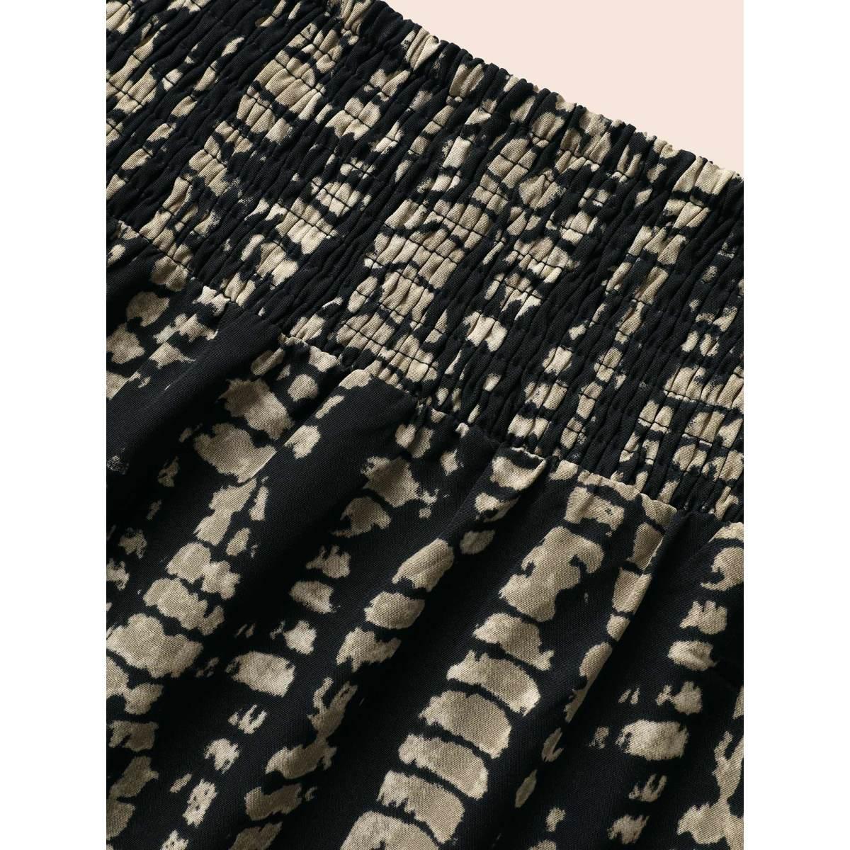 Plus Size Geometric Shirred Ruffle Layered Hem Skirt Women Black Leisure Shirred No stretch Slanted pocket Casual Skirts BloomChic 14-16/1X Product Image