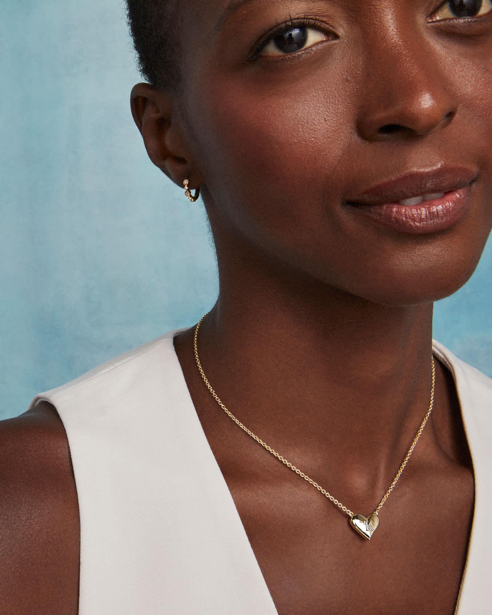 Ari Heart Letter G Gold Short Pendant Necklace Product Image