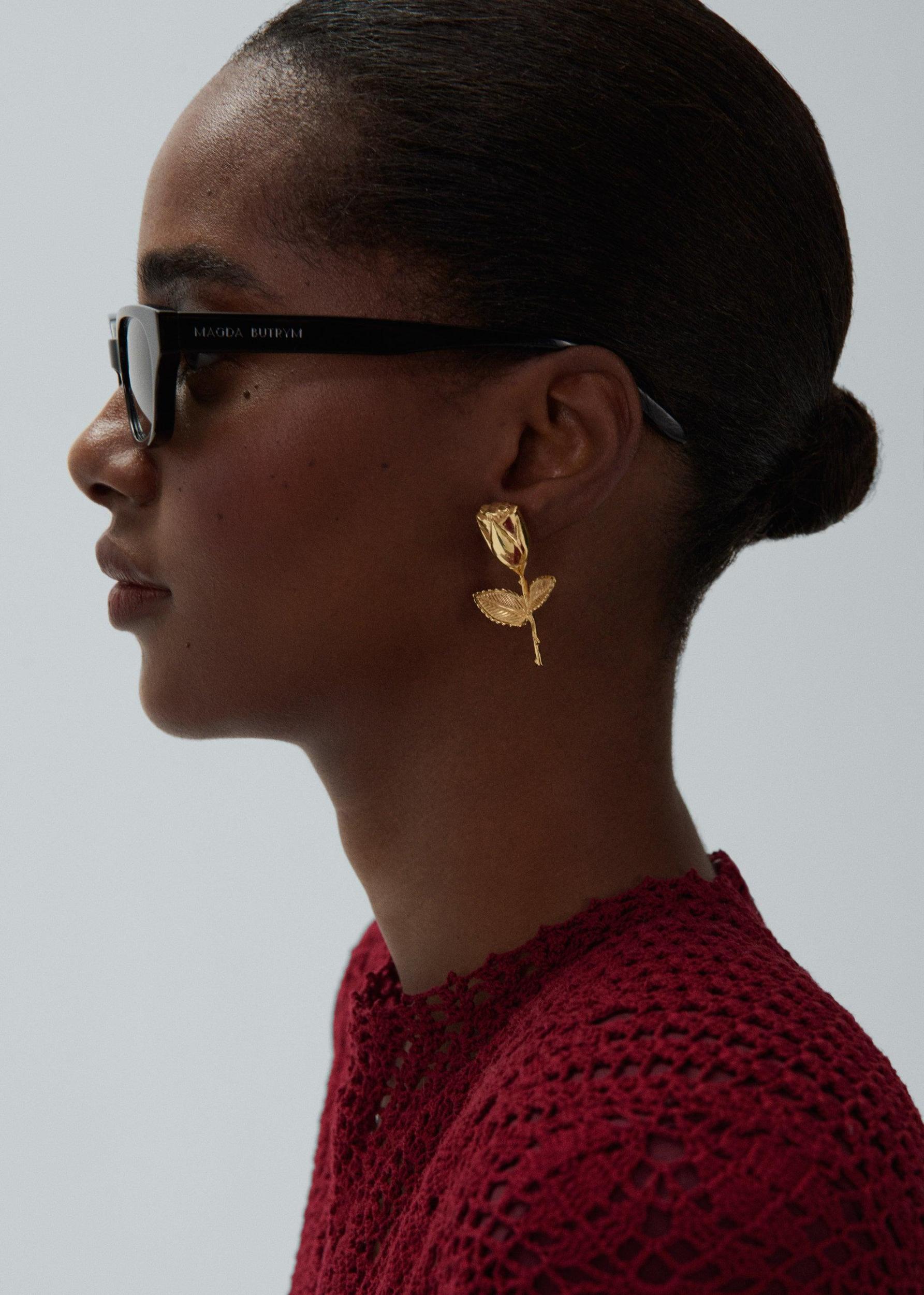 Rosebud earrings in gold Product Image