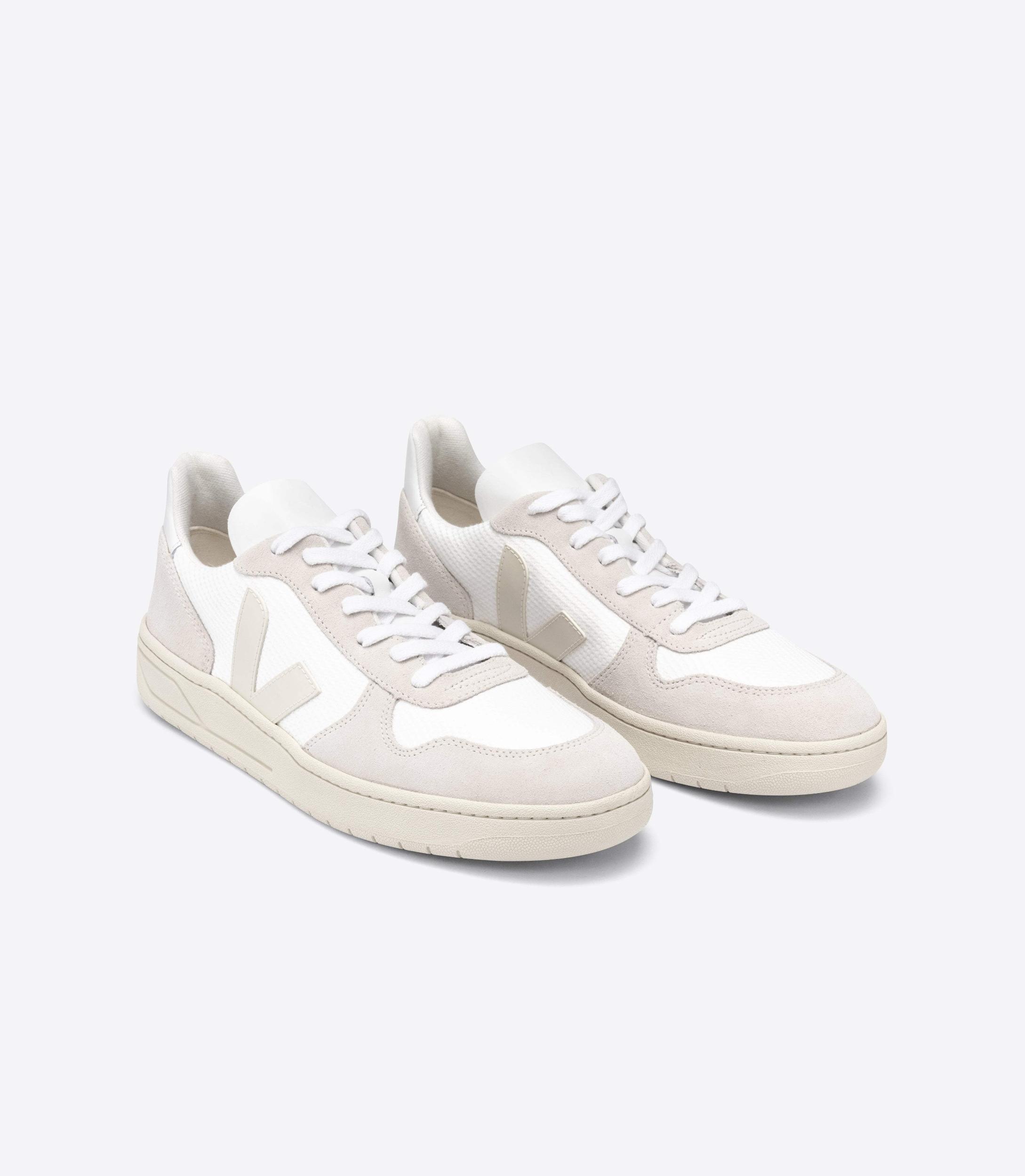 VEJA Men's V-10 - White Natural Pierre Male Product Image