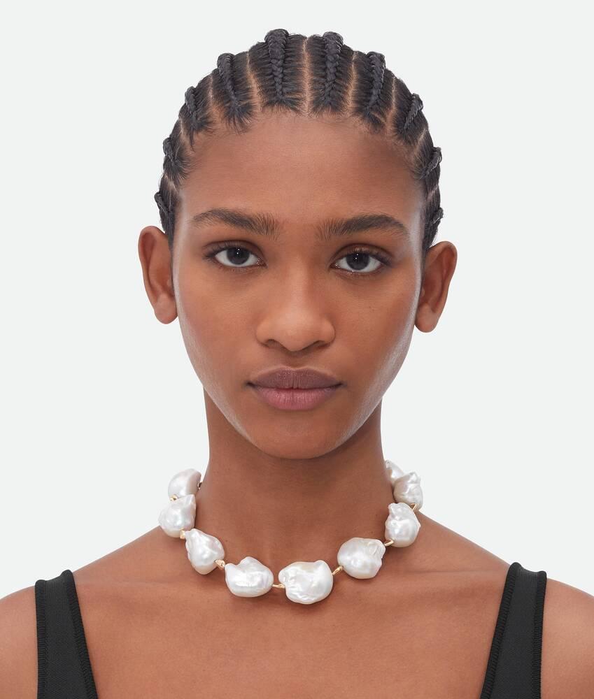 Women's Pearl Necklace in White Product Image