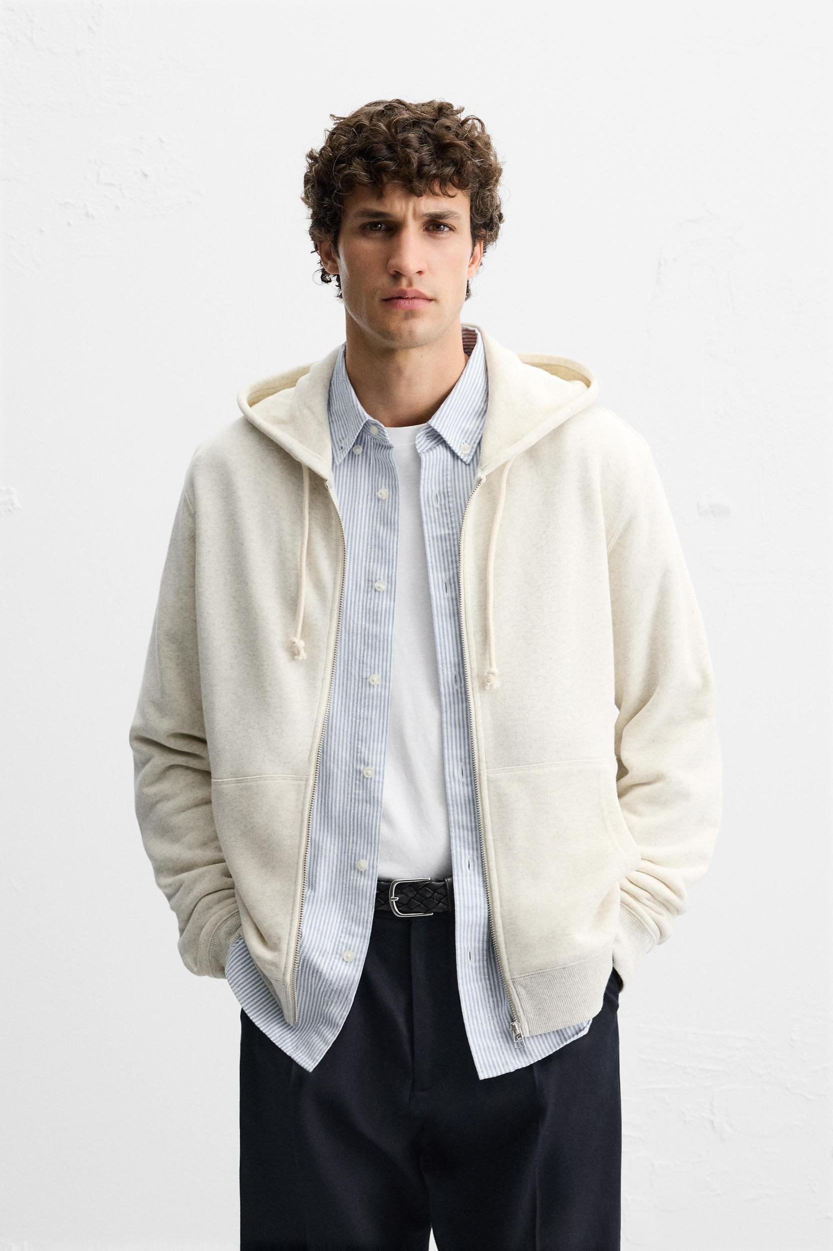 HOODED SWEATSHIRT WITH ZIP Product Image