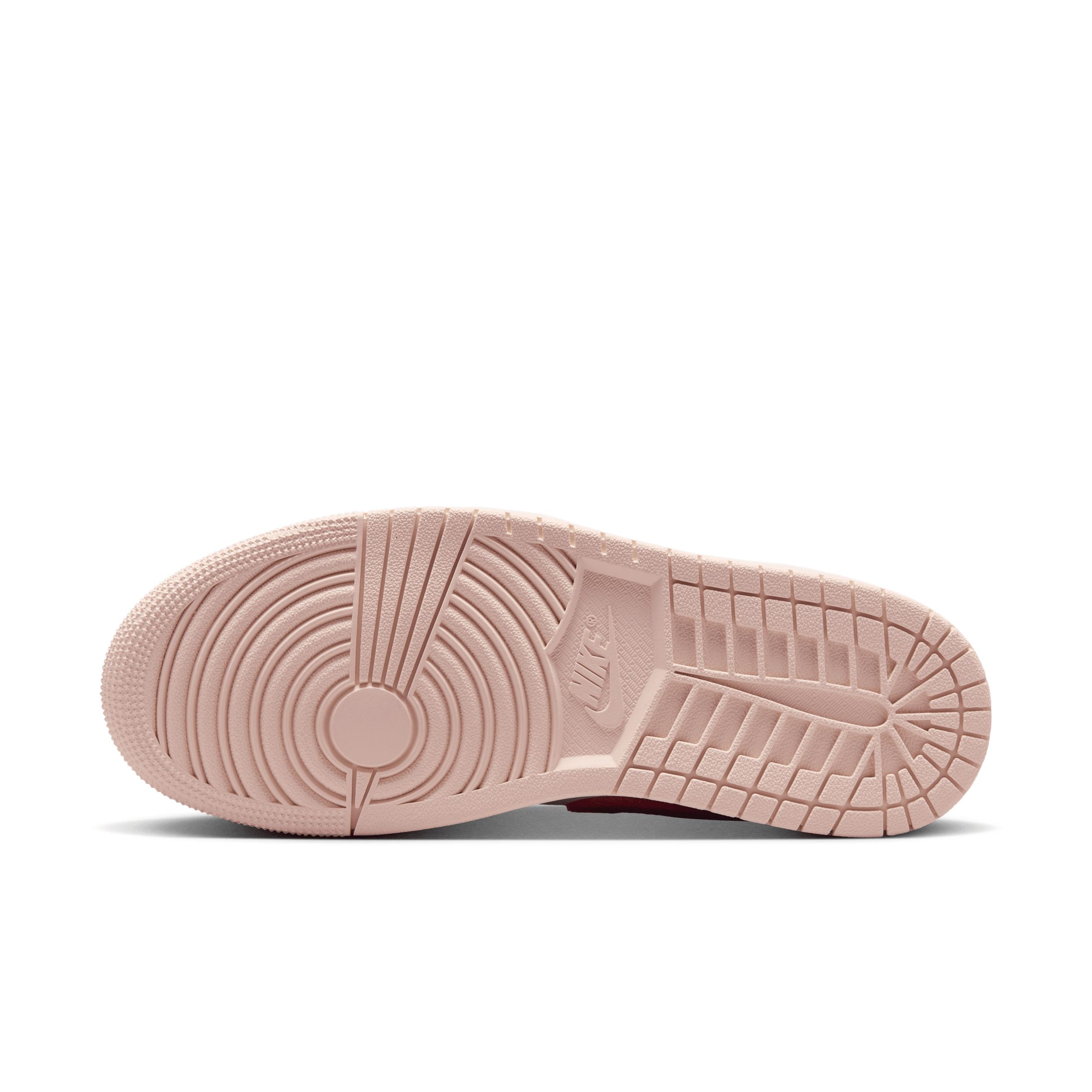 Womens Air Jordan 1 Low SE Shoes | IB8156-133 Product Image