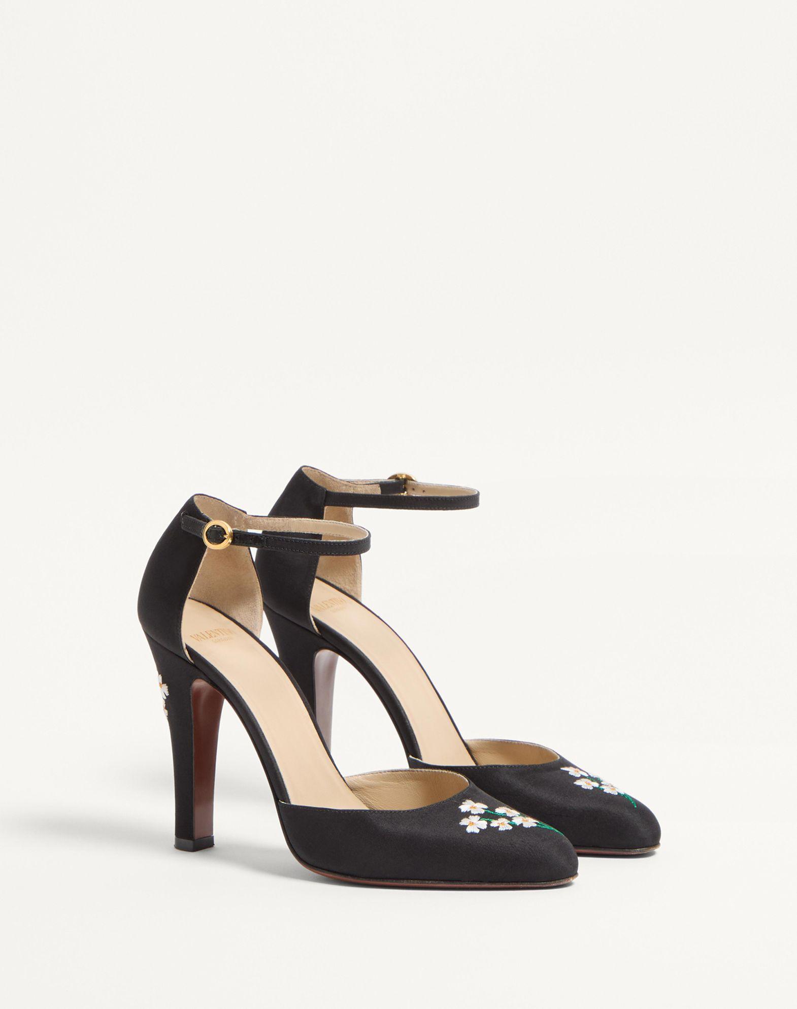 Hi Dolly Fabric Pumps With Floral Embroidery 105Mm Product Image