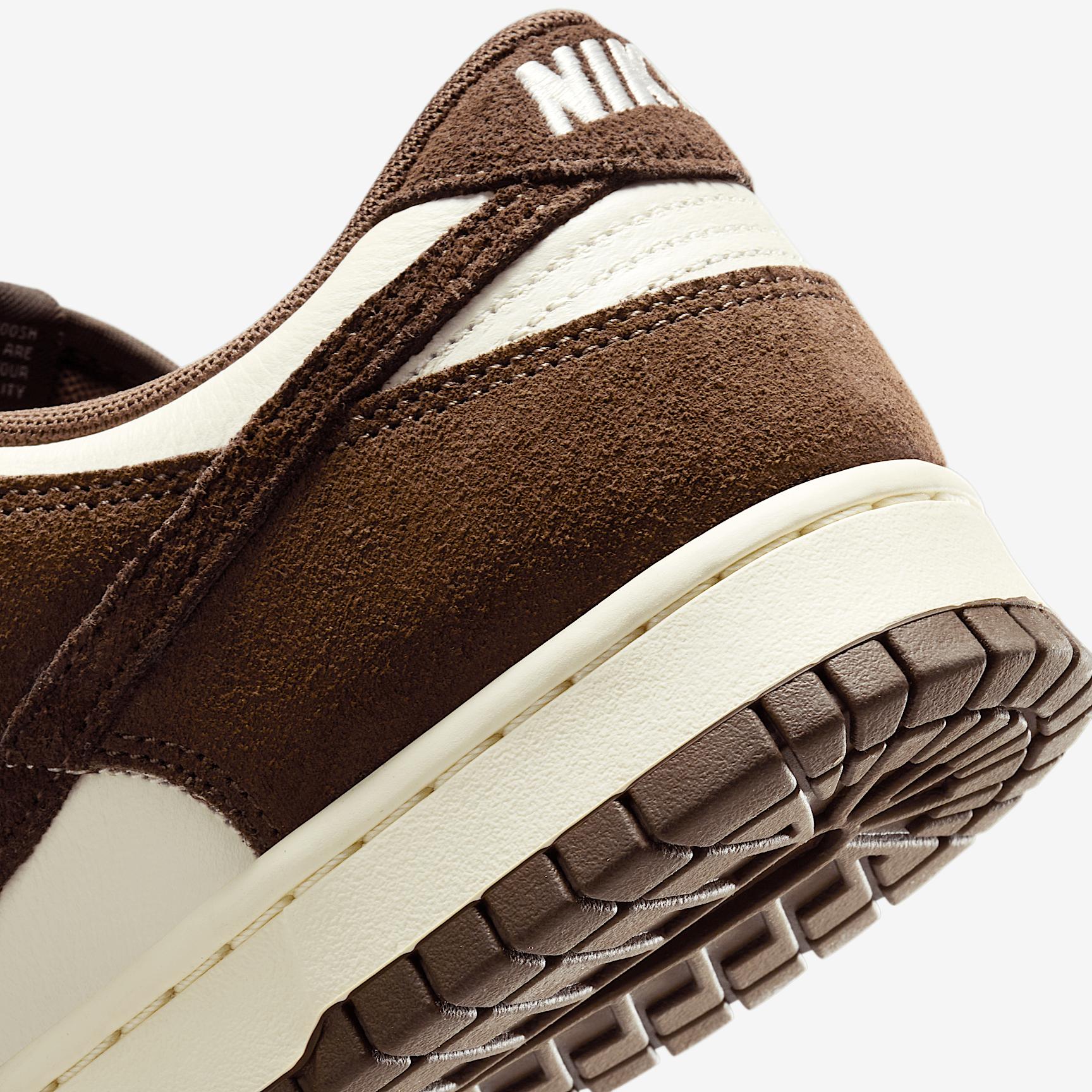 Nike Men's Dunk Low Retro SE Leather/Suede Shoes Product Image