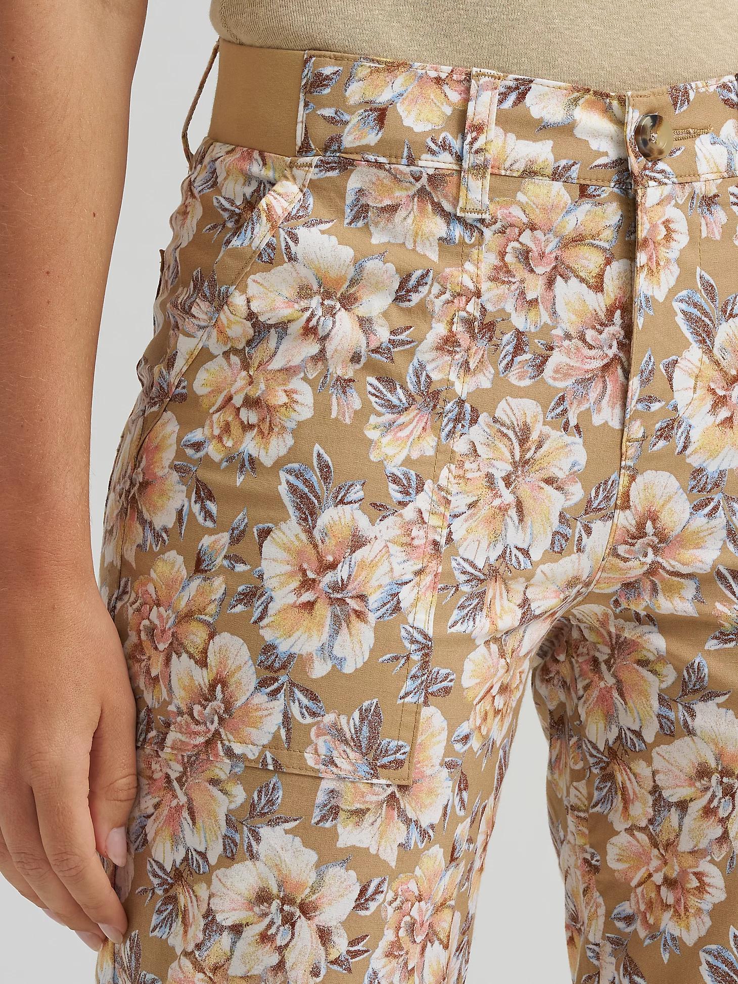 Women's Ultra Lux Comfort with Flex-to-Go Relaxed Fit Utility Skimmer | Women's Capris & Crops | Lee® Product Image