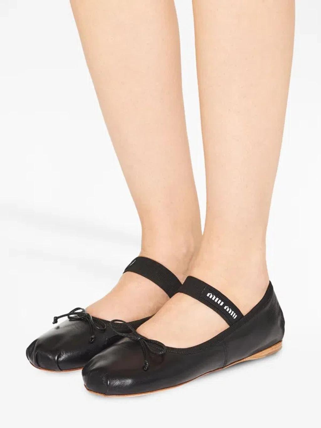 logo-strap ballerina shoes Product Image