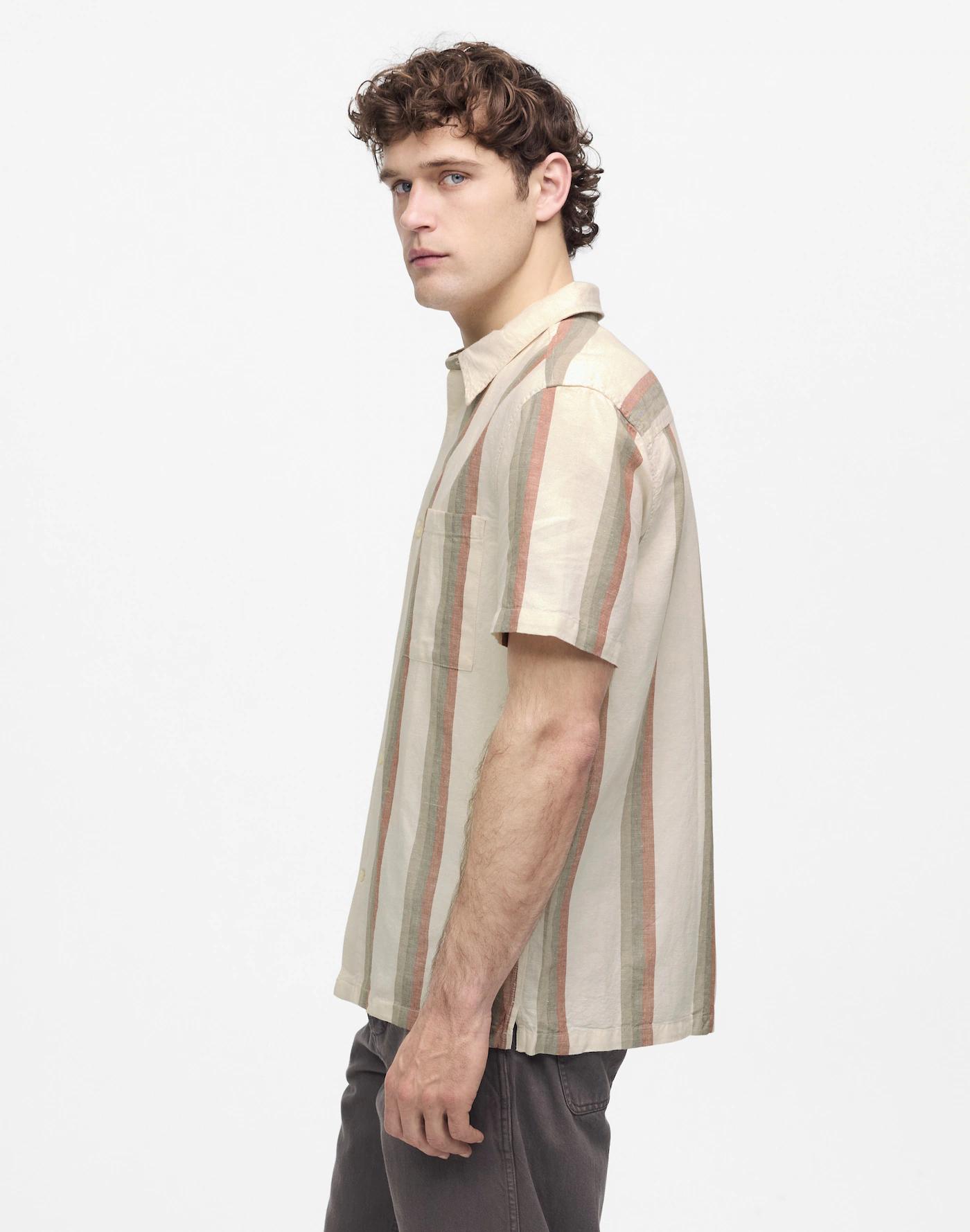 Button-Up Short-Sleeve Shirt in Cotton-Linen Blend Product Image
