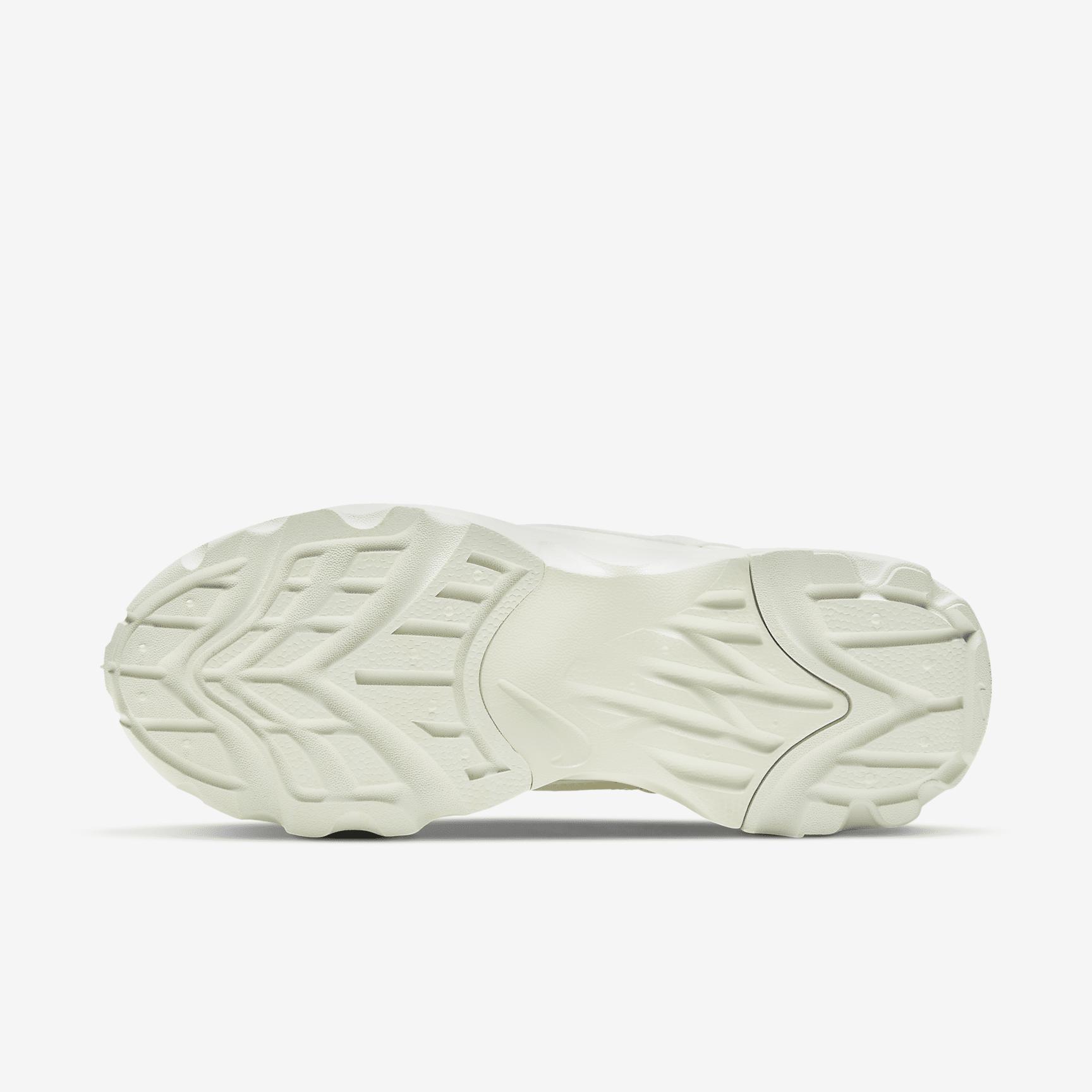 Nike Womens Nike TC 7900 - Womens Shoes Lt Brown/Armory Navy/Pale Ivory Product Image