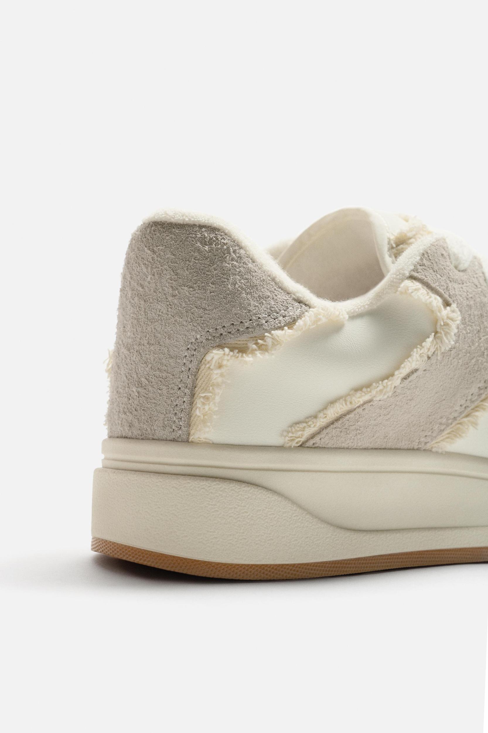 SKATE SNEAKERS Product Image