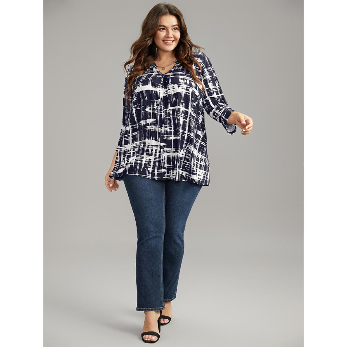 Plus Size Contrast Colorblock Notched Plicated T-shirt Midnight Women Elegant Contrast Colorblock Notched collar Dailywear T-shirts BloomChic 30/6X Product Image