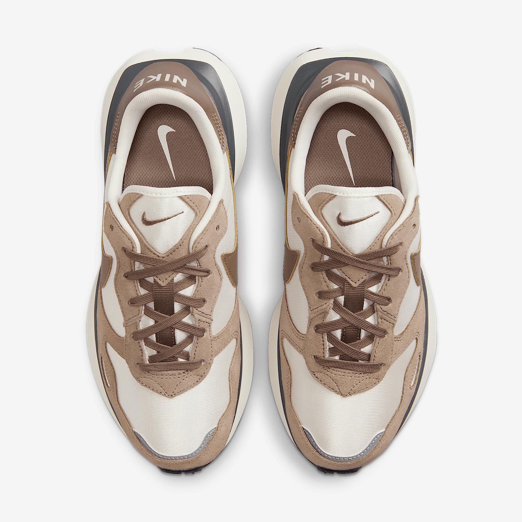 Nike Women's Phoenix Waffle Shoes Product Image