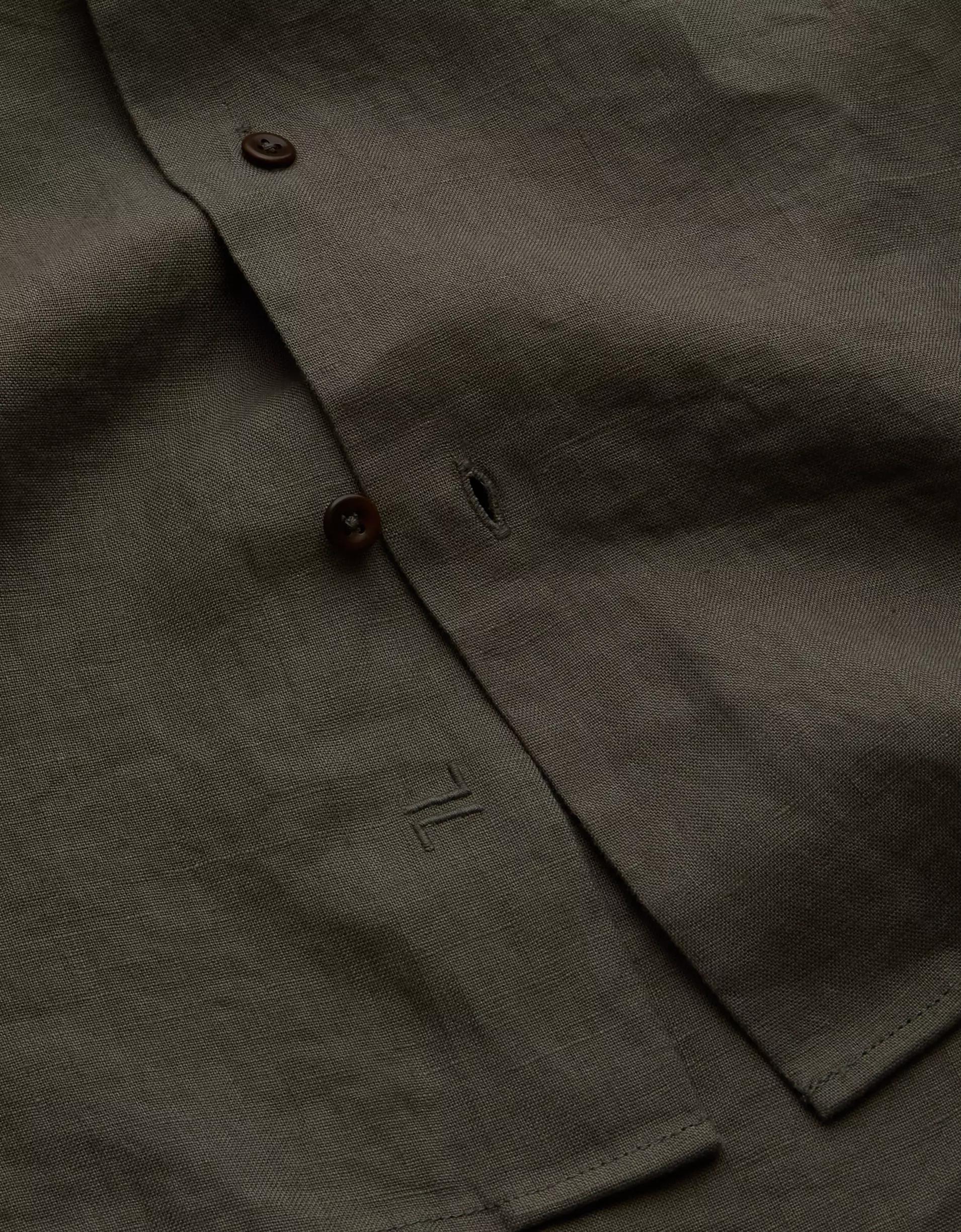 AE77 Premium Relaxed Linen Button-Up Shirt Product Image