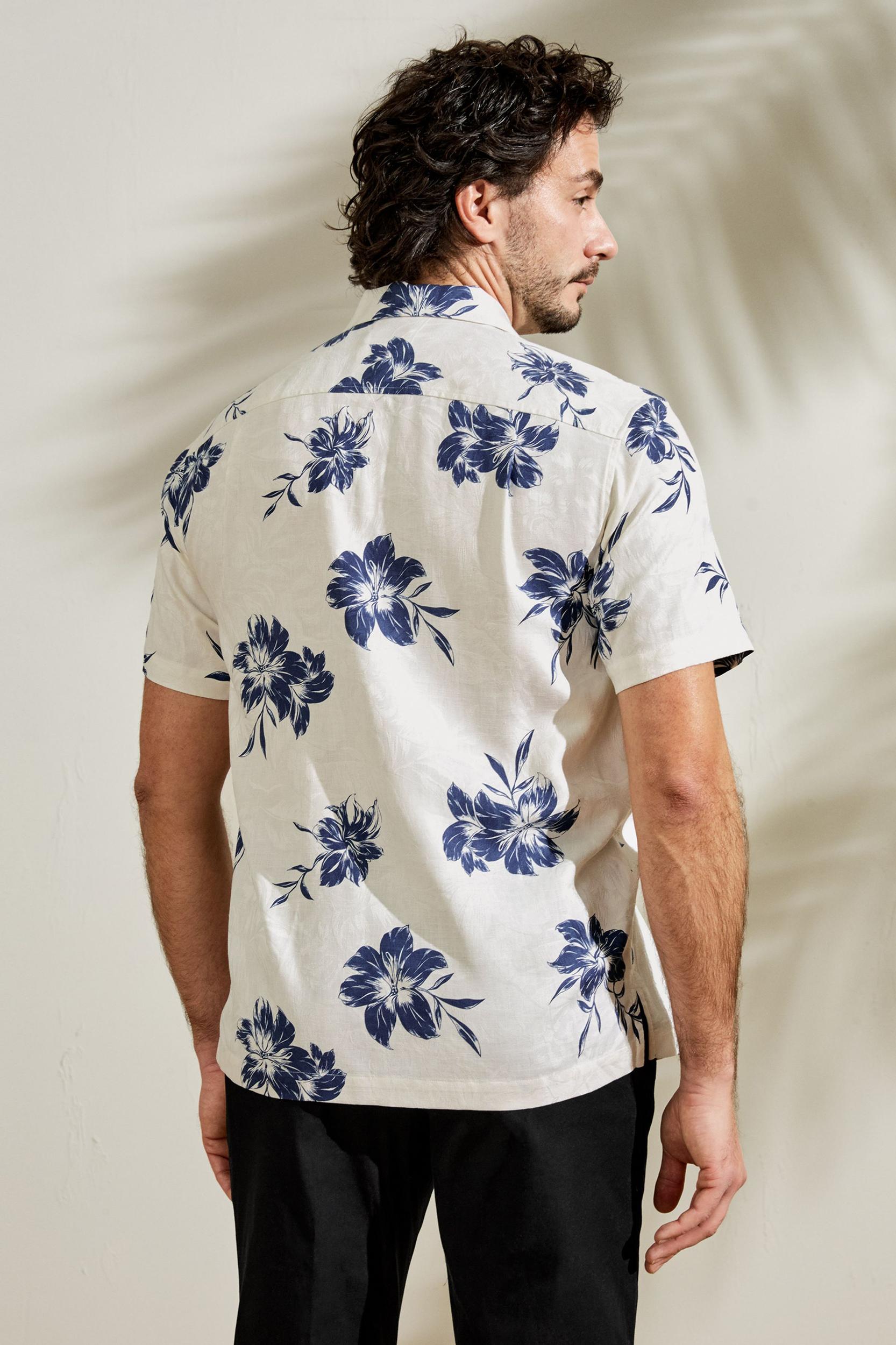 Hawaiian Cruise Lily Shirt Product Image