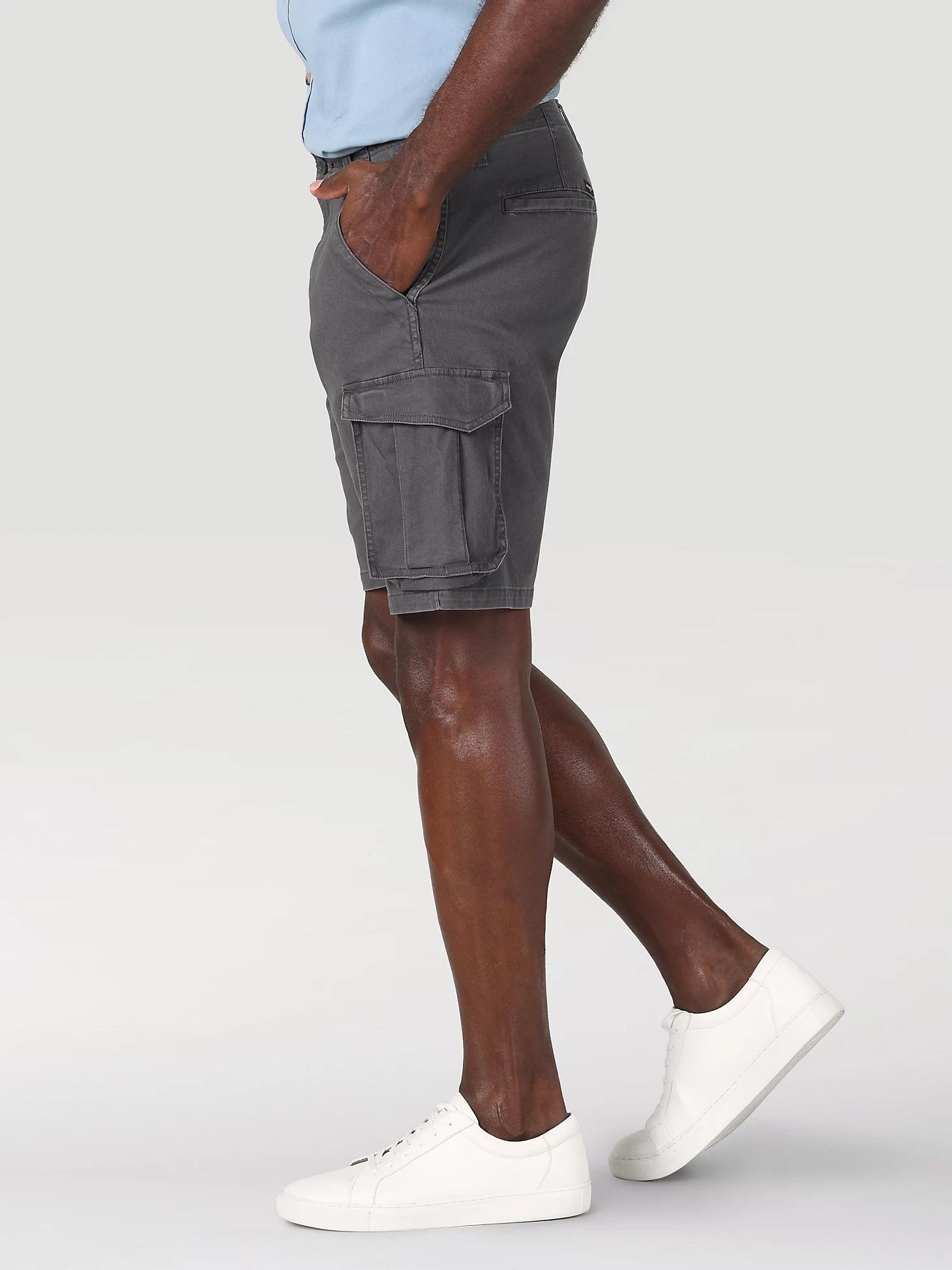 Men's Stretch Herringbone Cargo Short in Asphalt Product Image